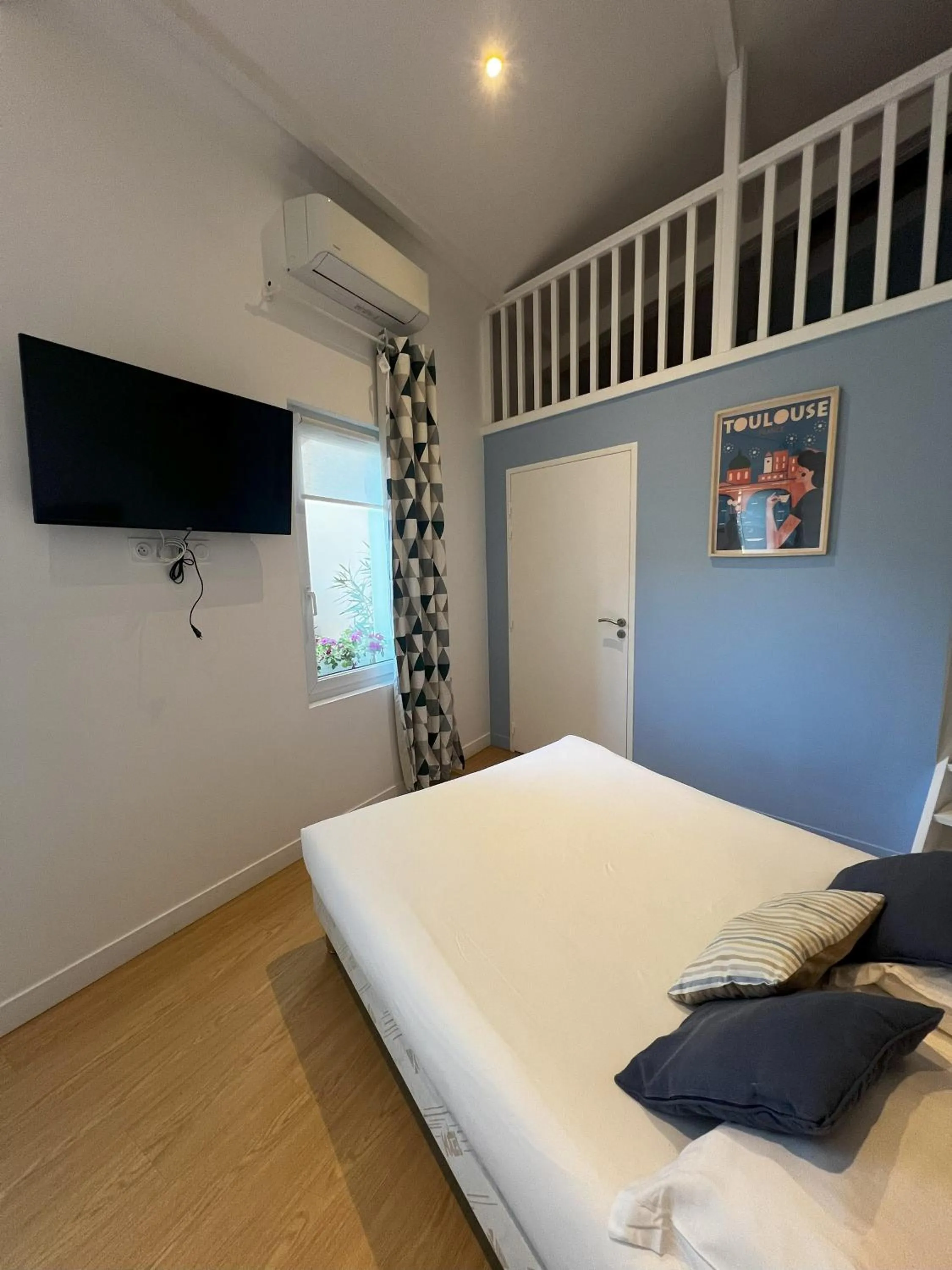 Photo of the whole room, Bed in Résidence Thibaud