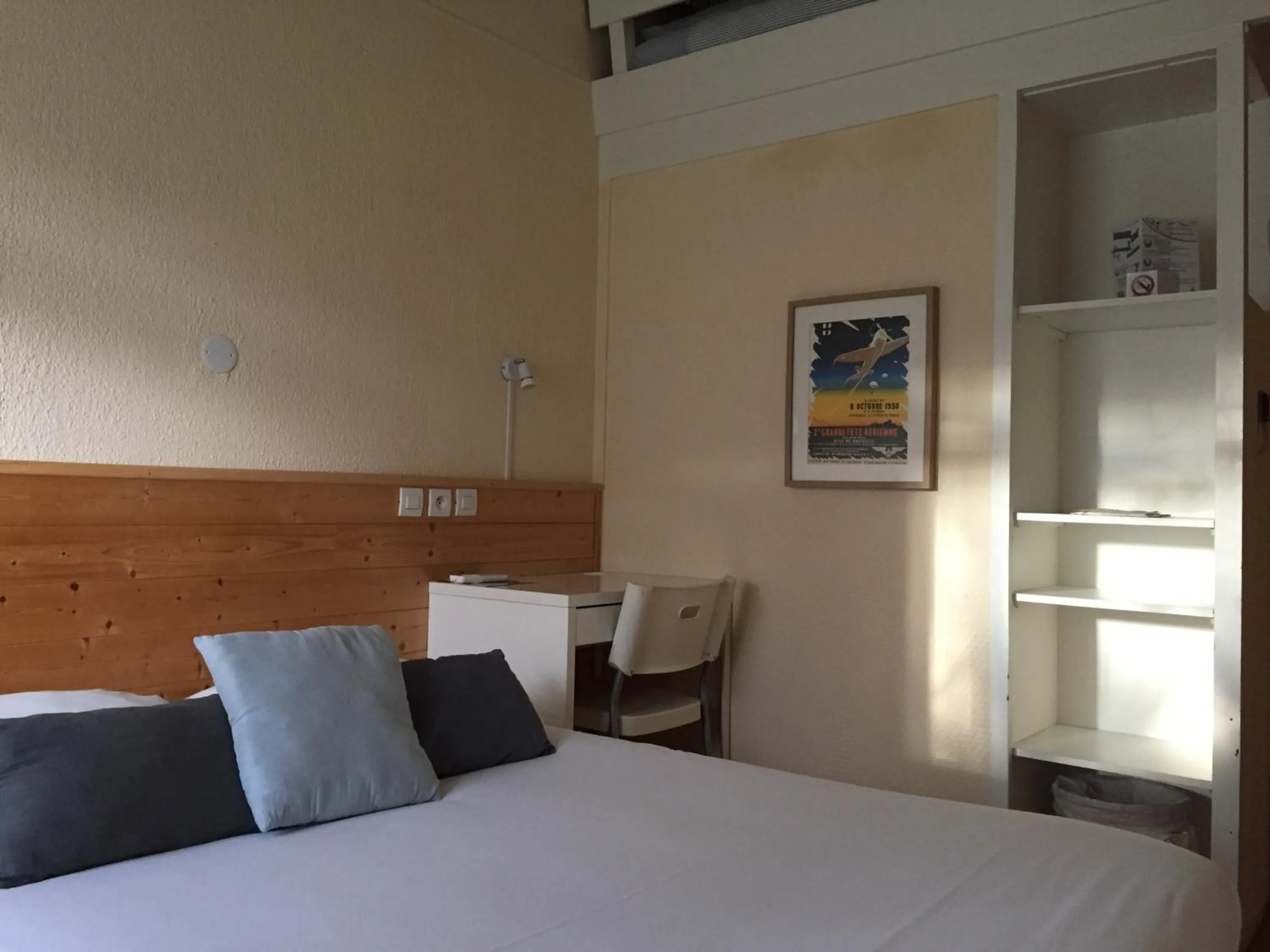 Decorative detail, Bed in Résidence Thibaud