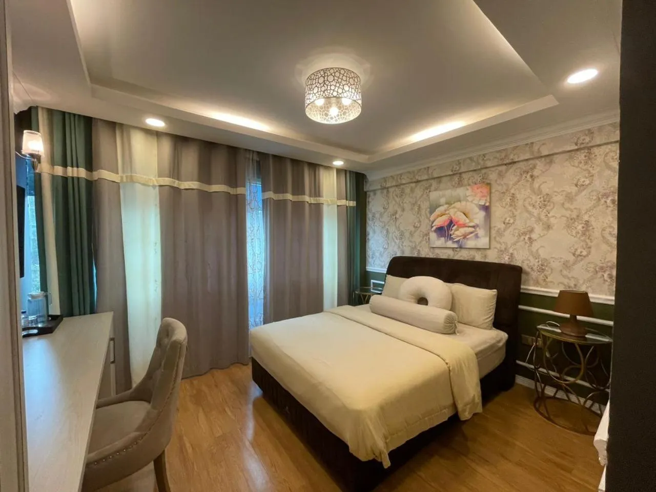 Bedroom, Bed in Grand Illusyin