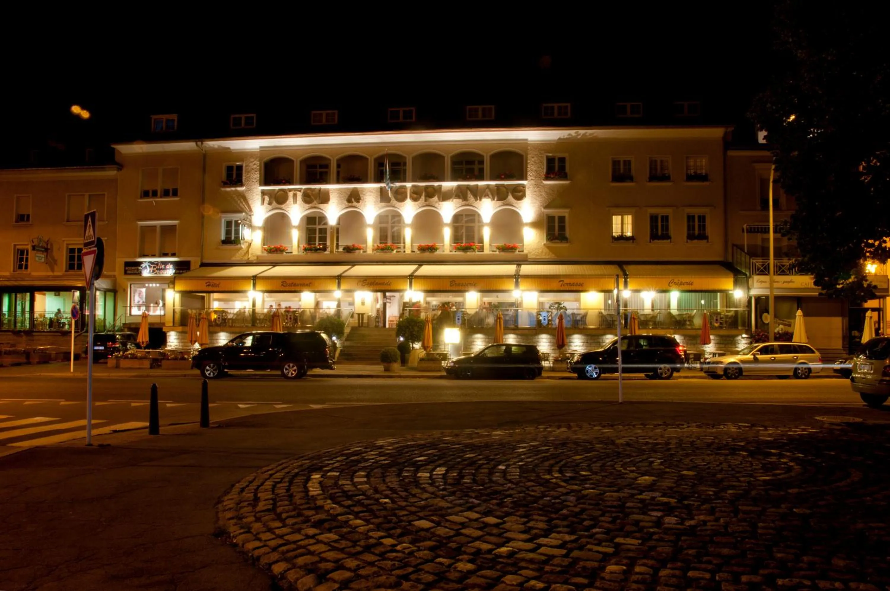 Property building in Hotel de l' Esplanade