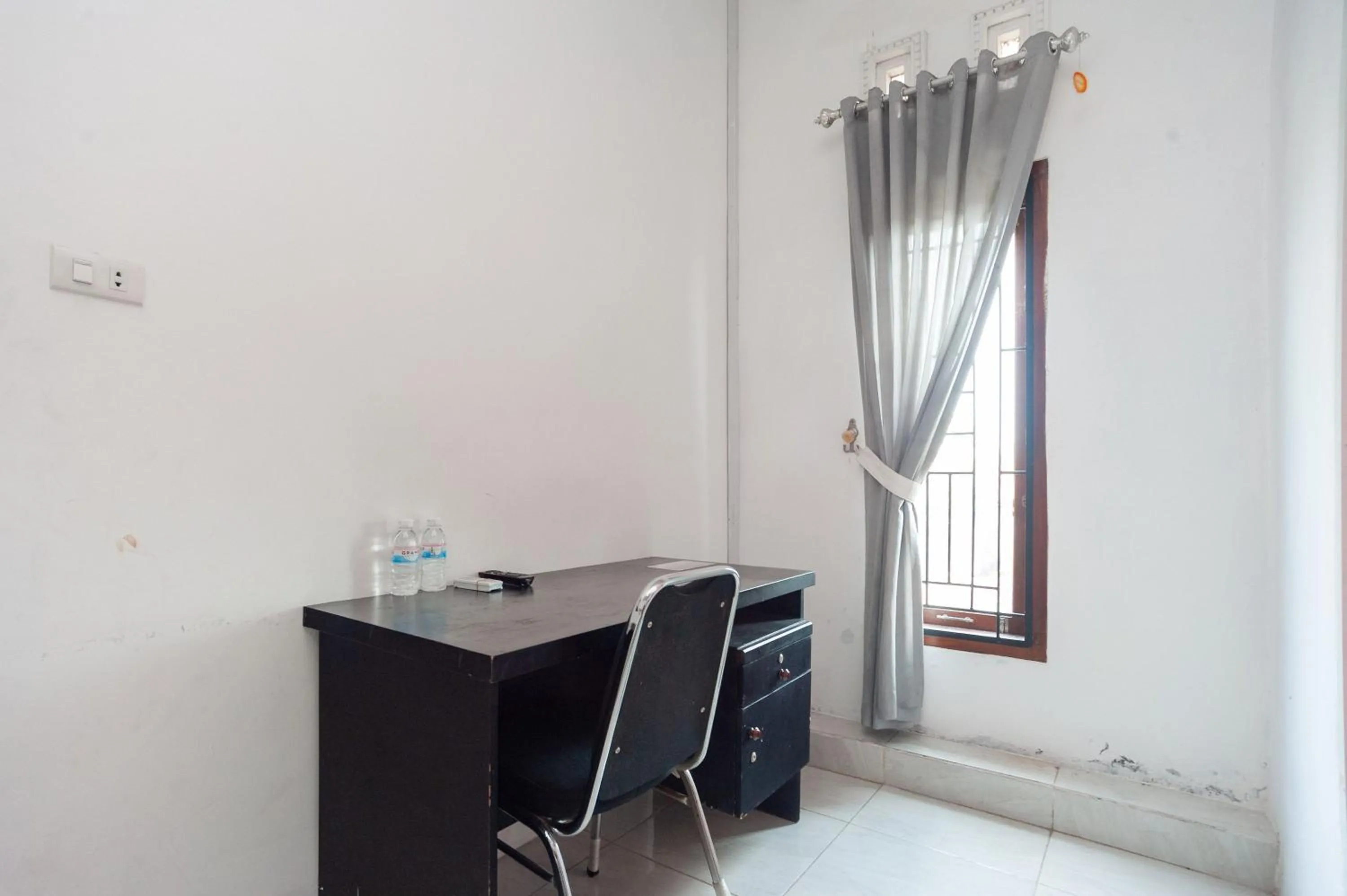 hair dresser in RedDoorz Syariah @ Jalan Panglima Polim Lampung