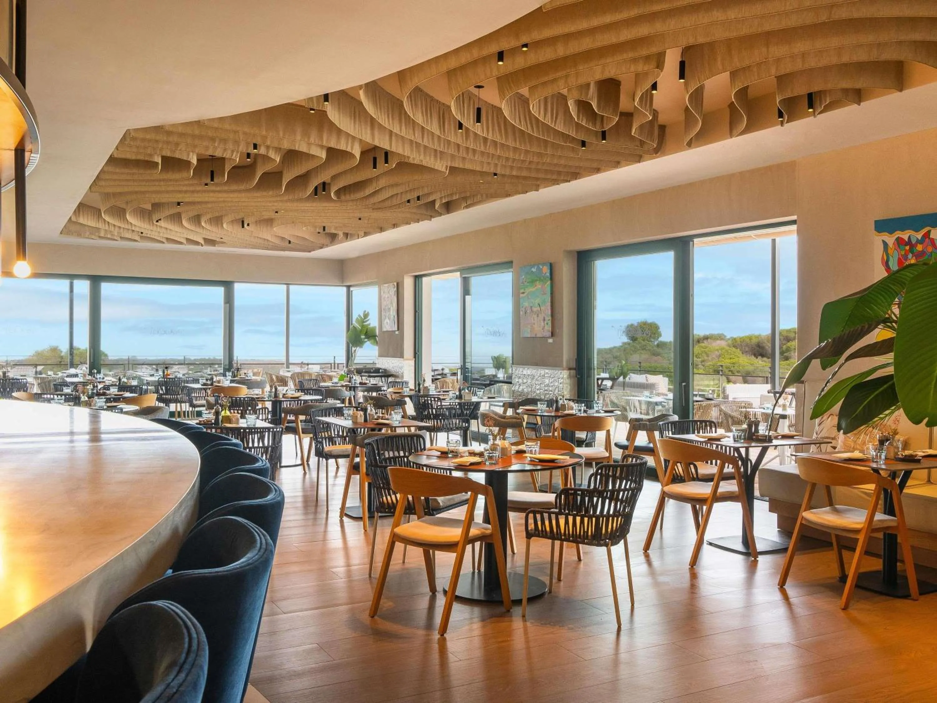 Restaurant/places to eat in SO/ Sotogrande Spa & Golf Resort Hotel