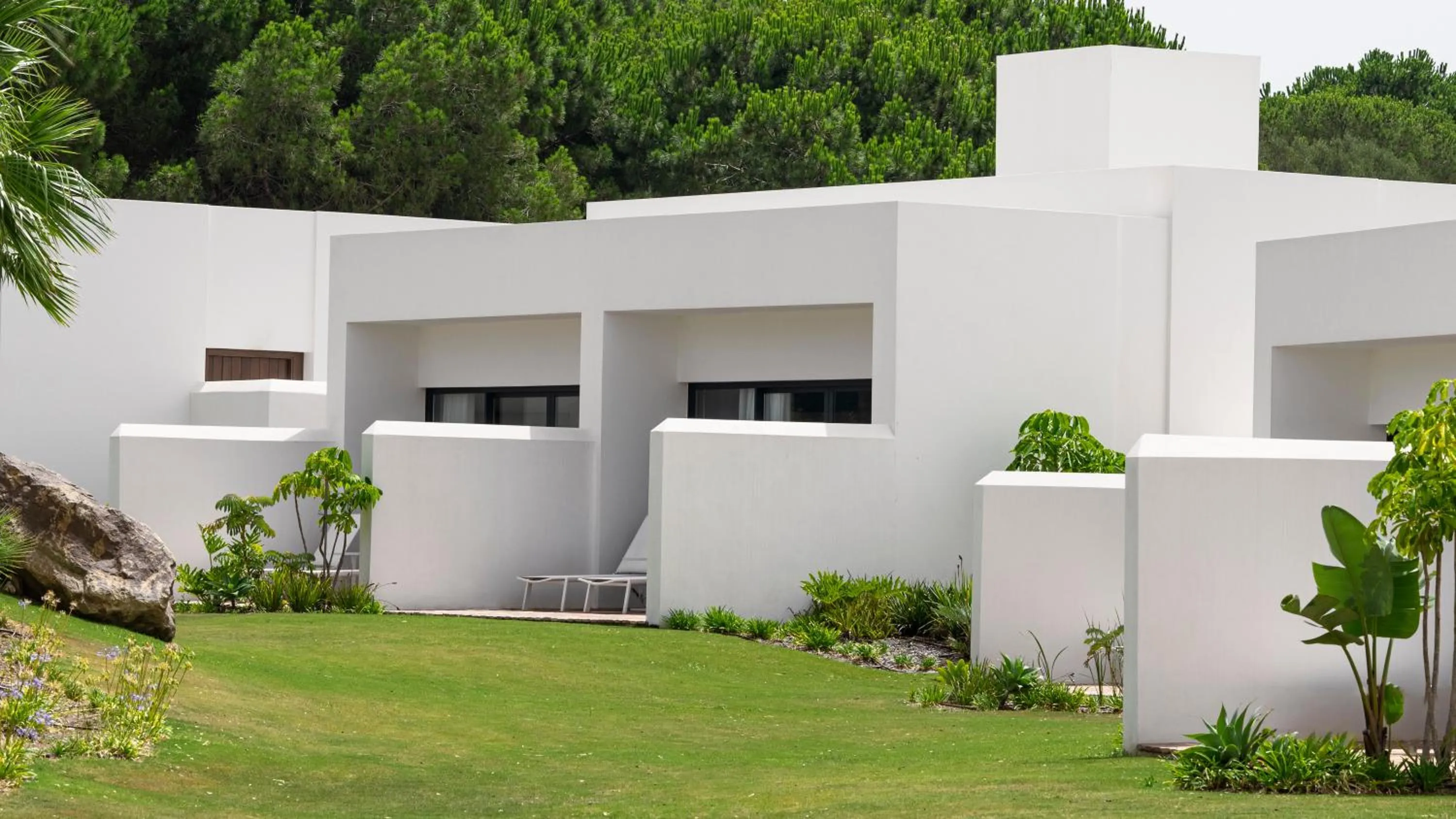 Property building in SO/ Sotogrande Spa & Golf Resort Hotel