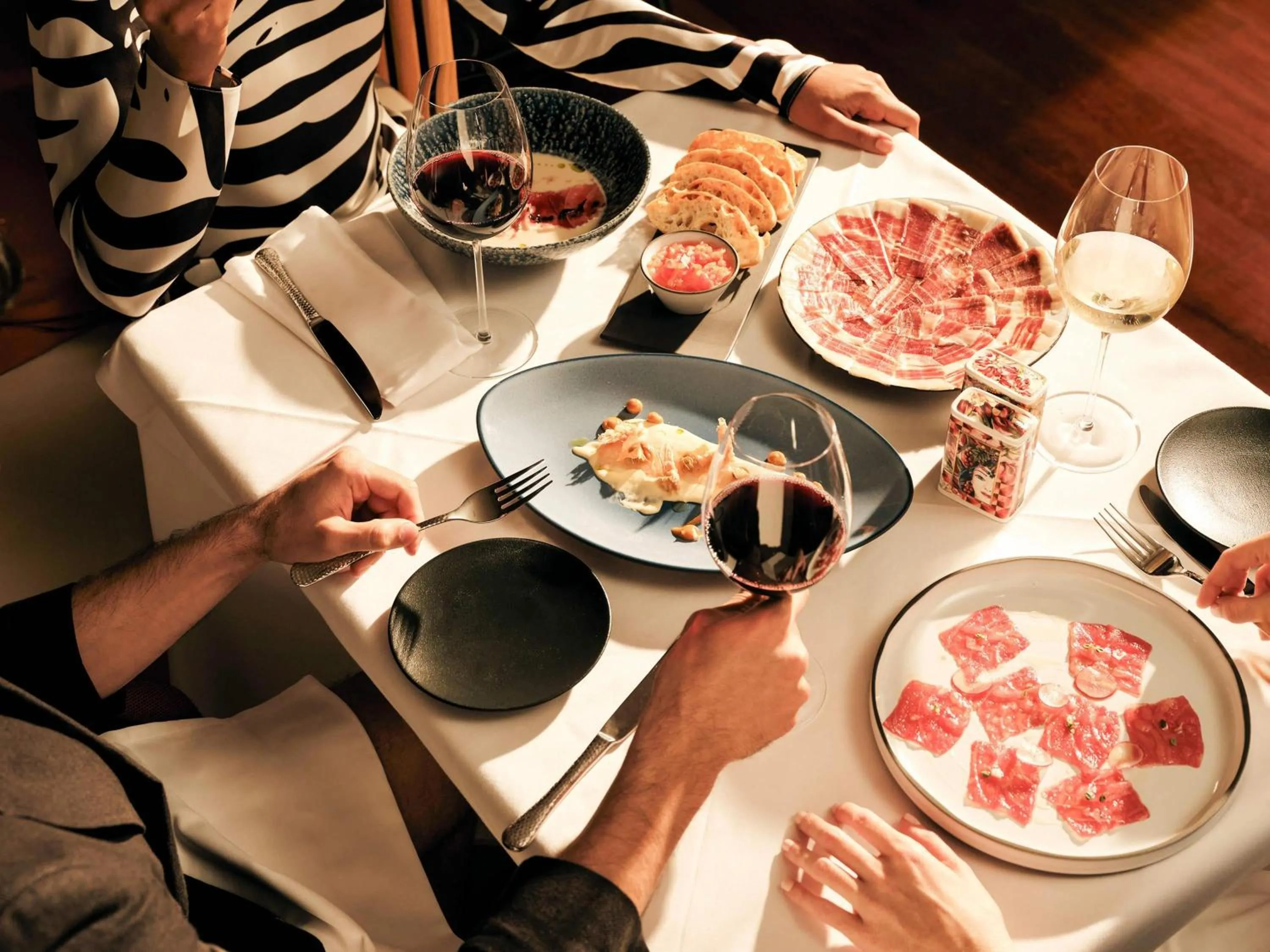 Restaurant/places to eat in SO/ Sotogrande Spa & Golf Resort Hotel