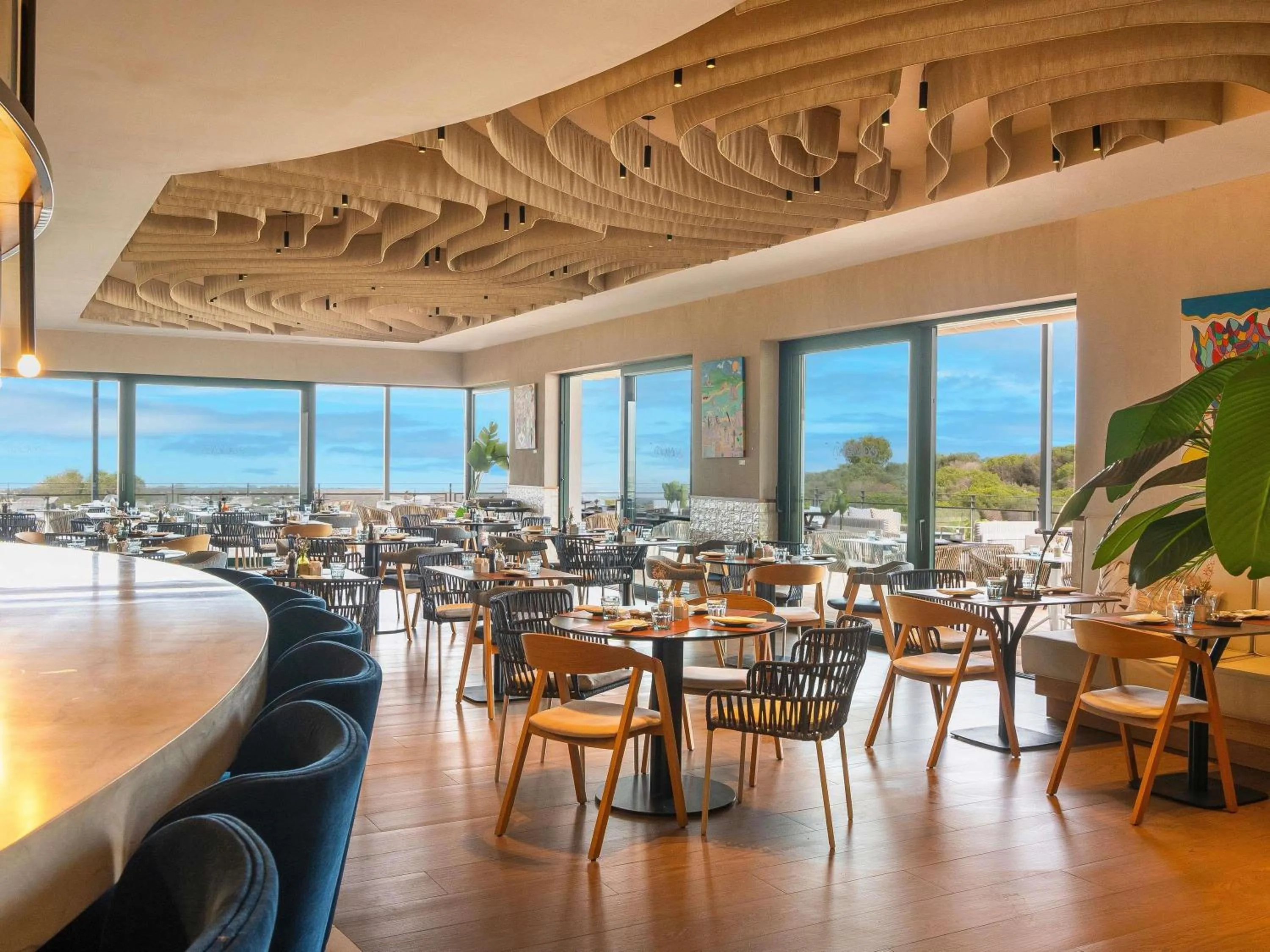 Restaurant/places to eat in SO/ Sotogrande Spa & Golf Resort Hotel