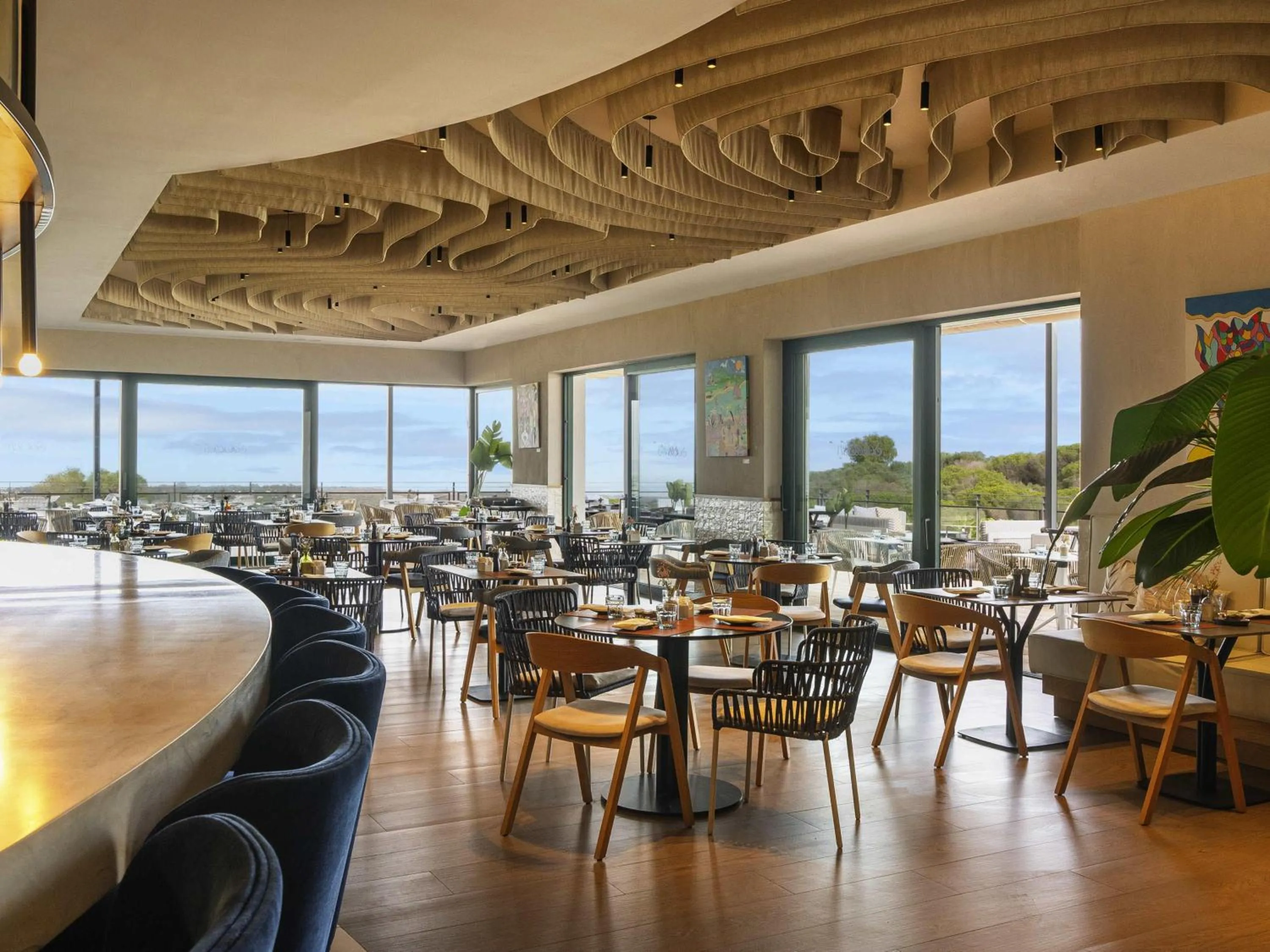 Restaurant/places to eat in SO/ Sotogrande Spa & Golf Resort Hotel