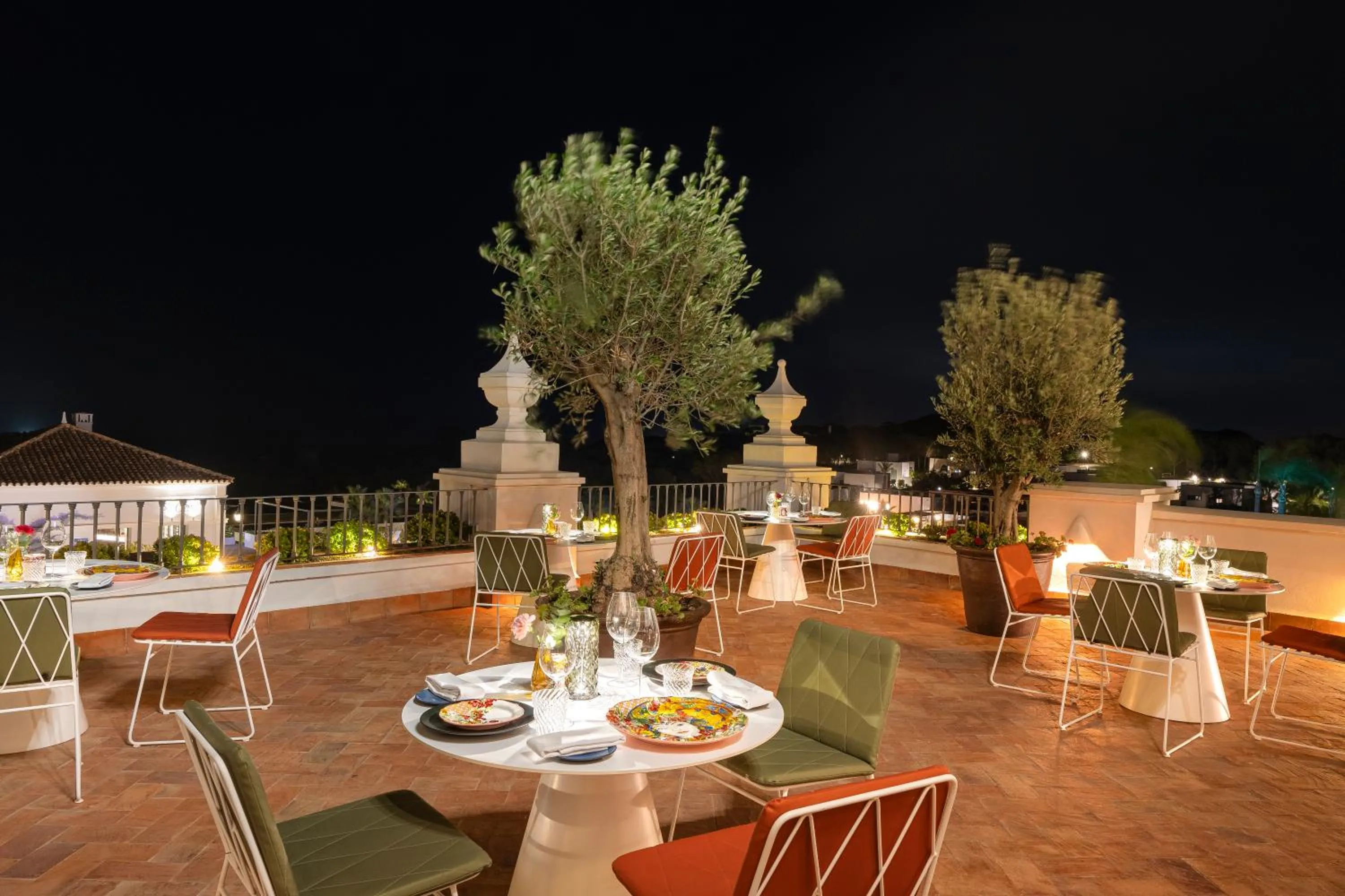 Restaurant/places to eat in SO/ Sotogrande Spa & Golf Resort Hotel