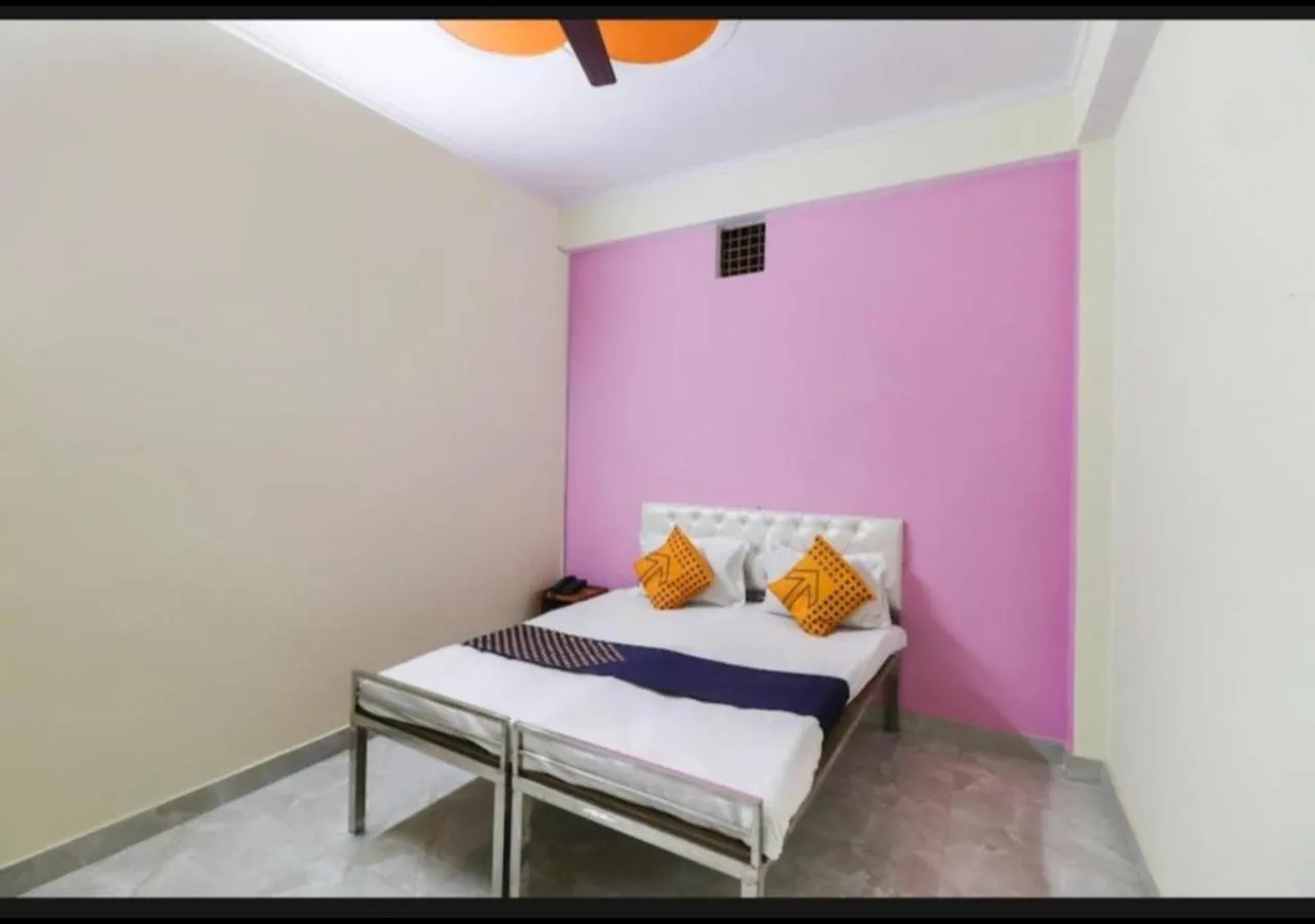 Bed in Vrindavan Lodge By WB Inn