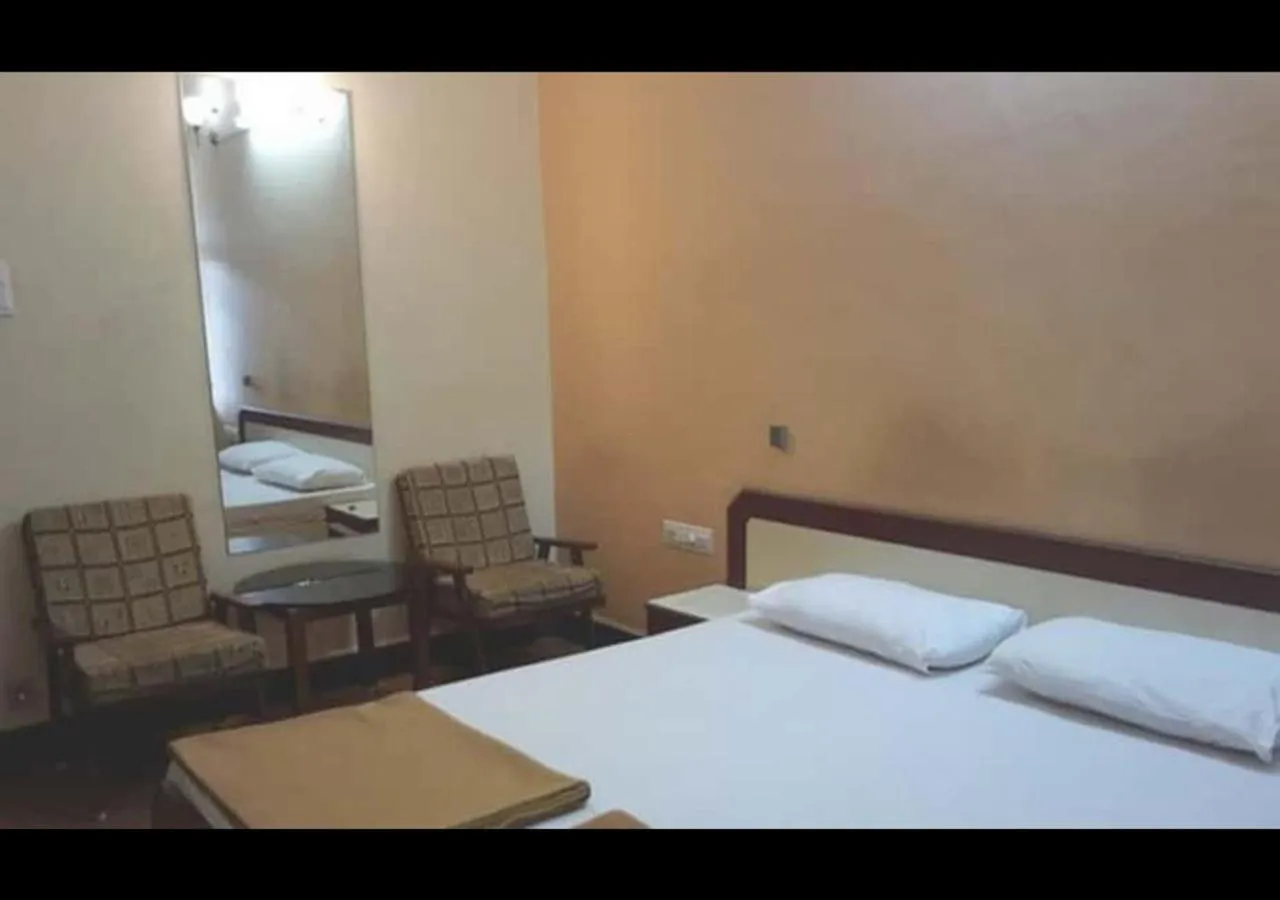 Bed in Vrindavan Lodge By WB Inn