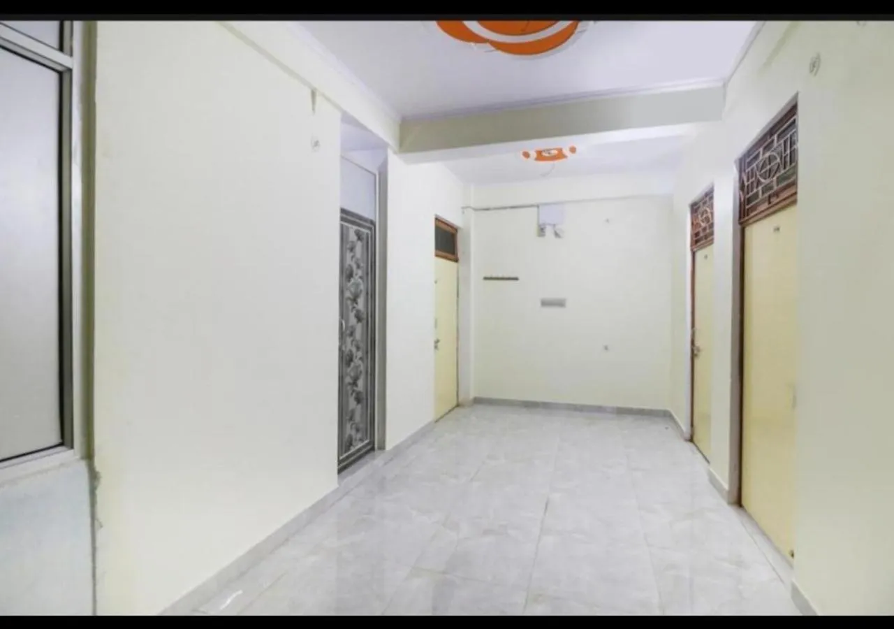 Bed in Vrindavan Lodge By WB Inn