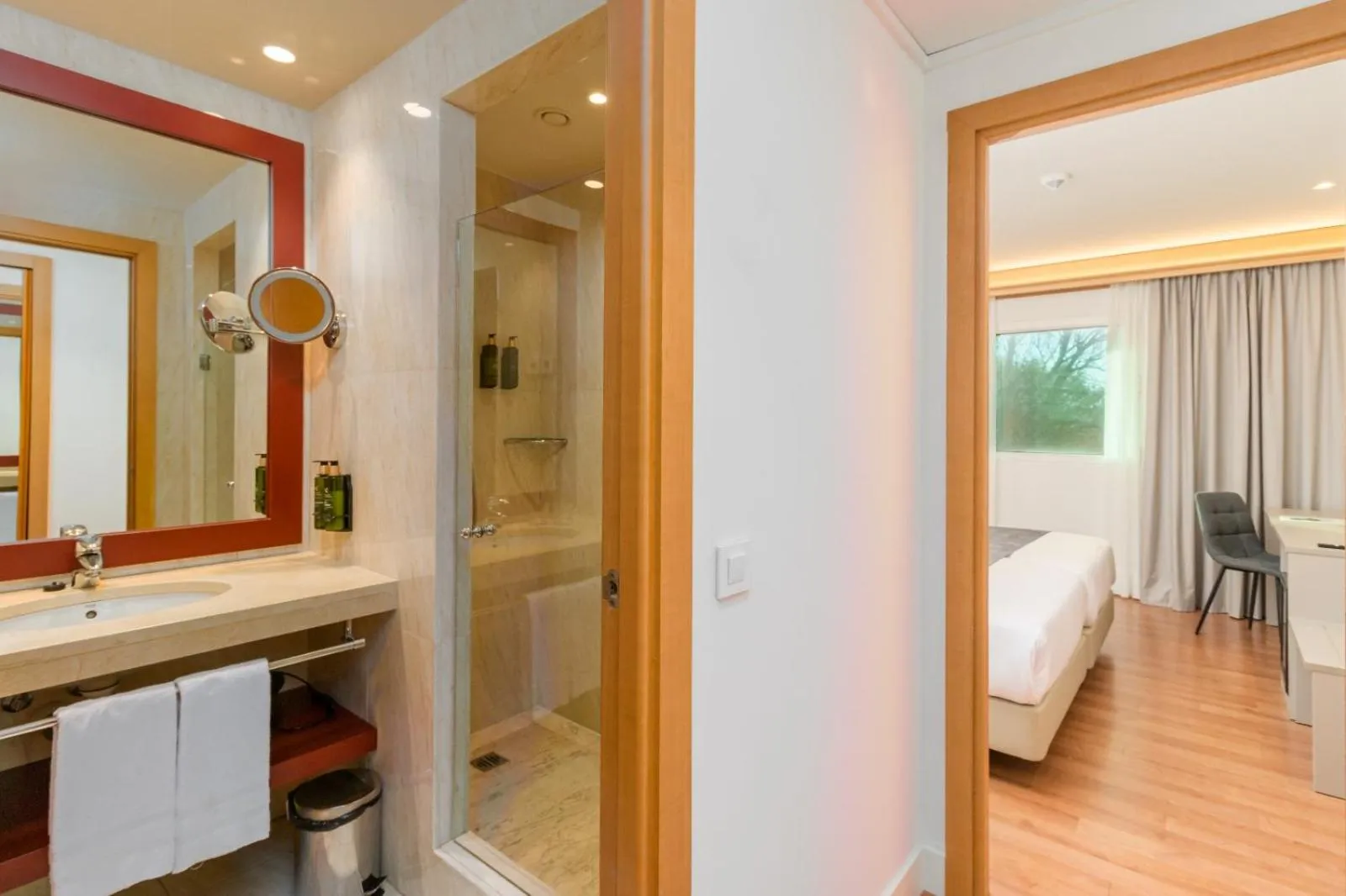 Bedroom, Bed in Hotel Puerta Santander