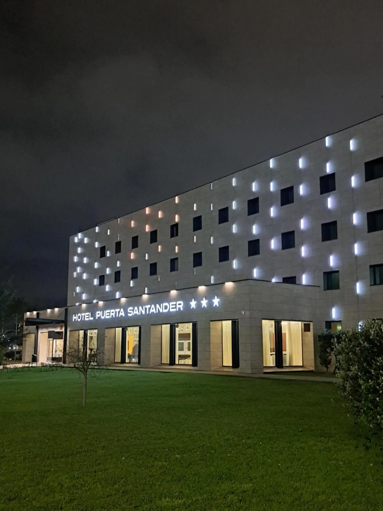 Property building in Hotel Puerta Santander