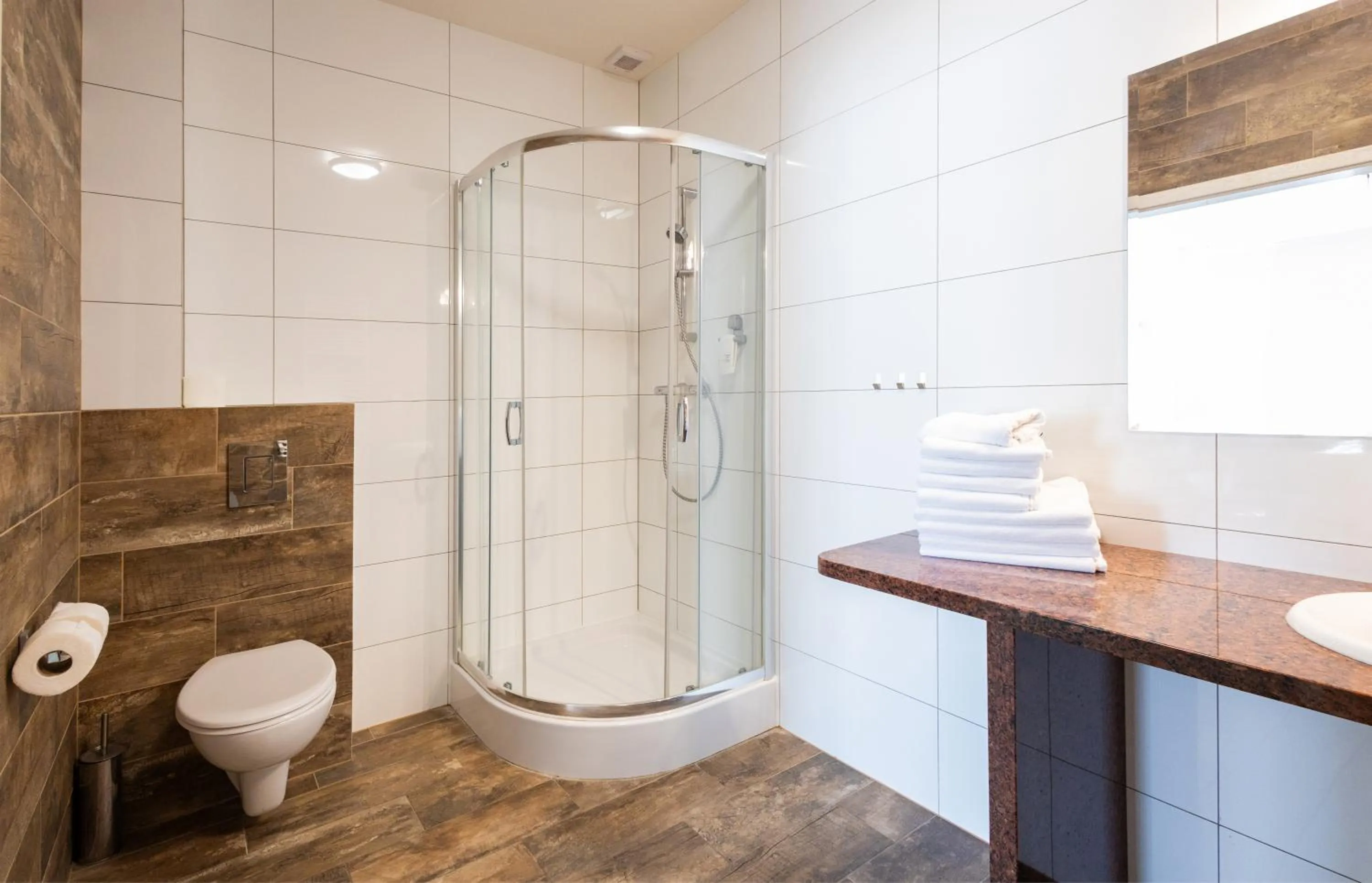 Shower in Hotel Sandro Silver & Spichlerz Antoniny