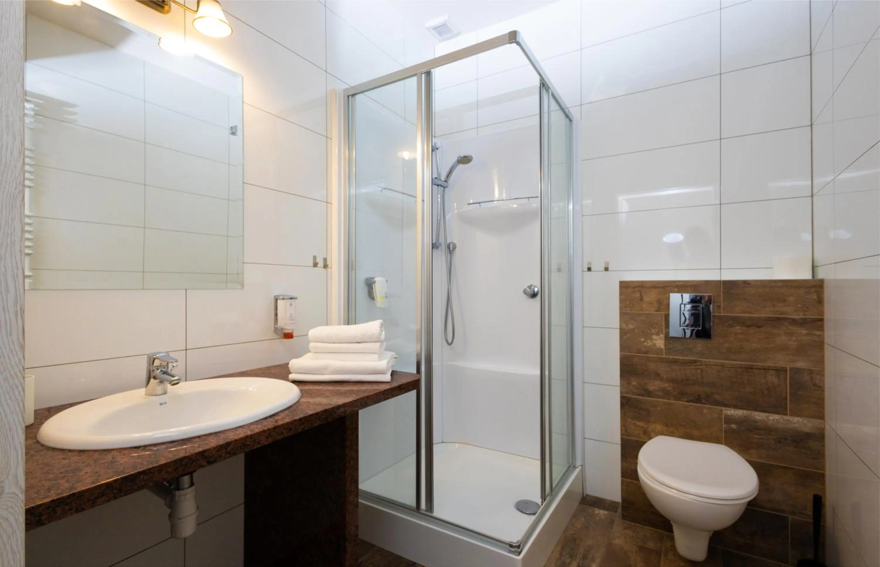 Shower in Hotel Sandro Silver & Spichlerz Antoniny