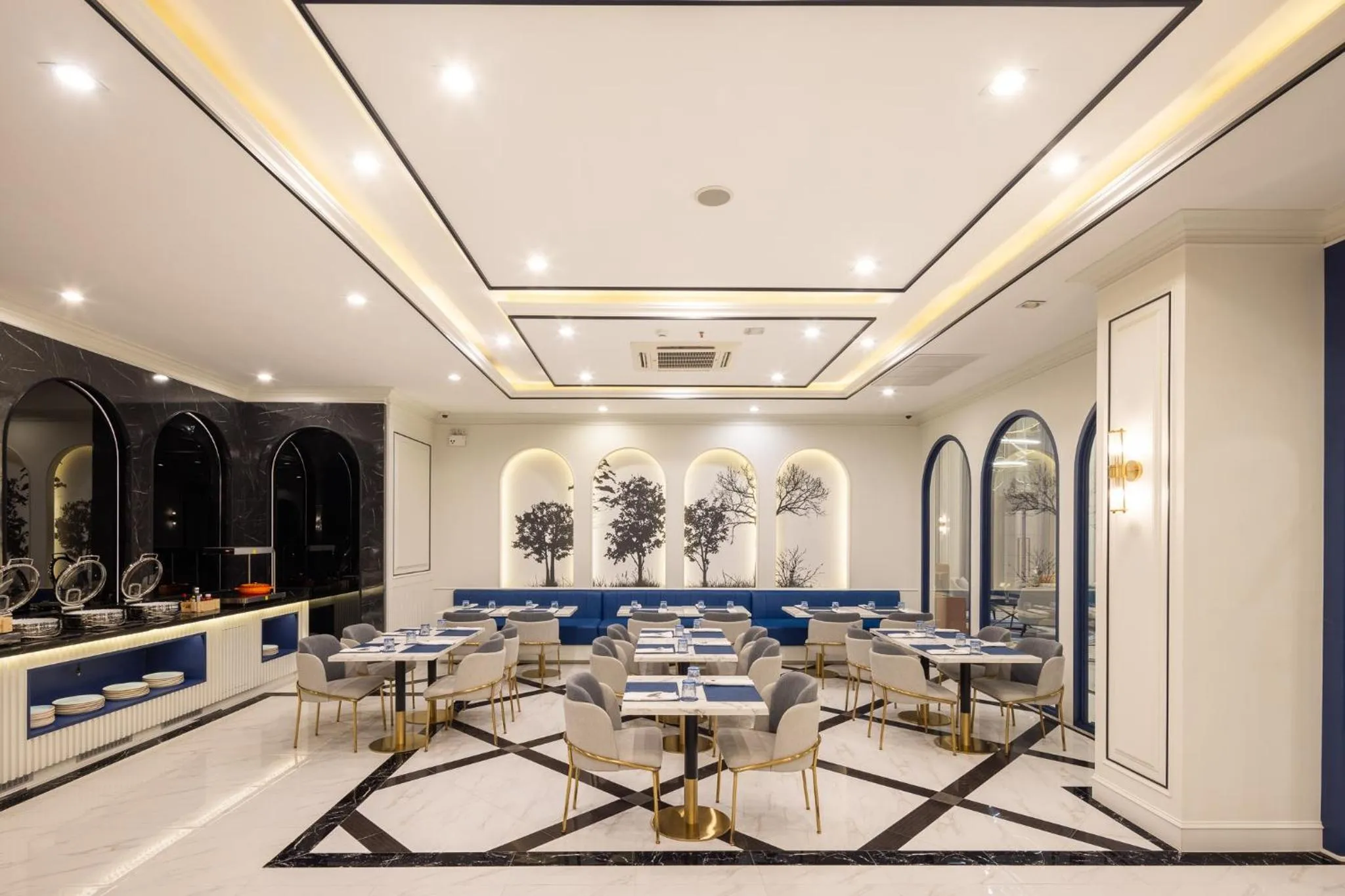 Restaurant/places to eat in Eastin Hotel Vientiane