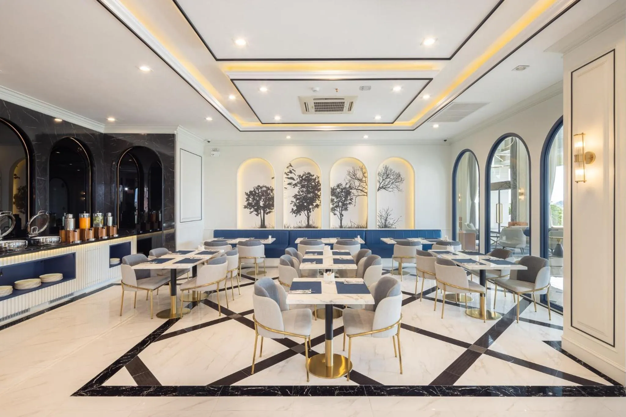 Restaurant/places to eat in Eastin Hotel Vientiane