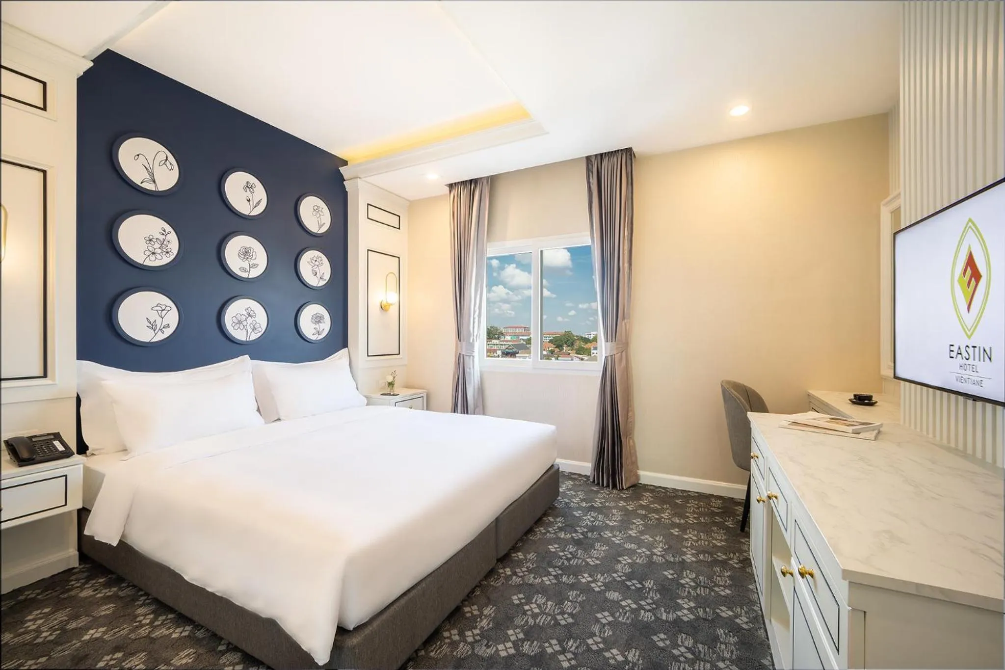 Bed in Eastin Hotel Vientiane