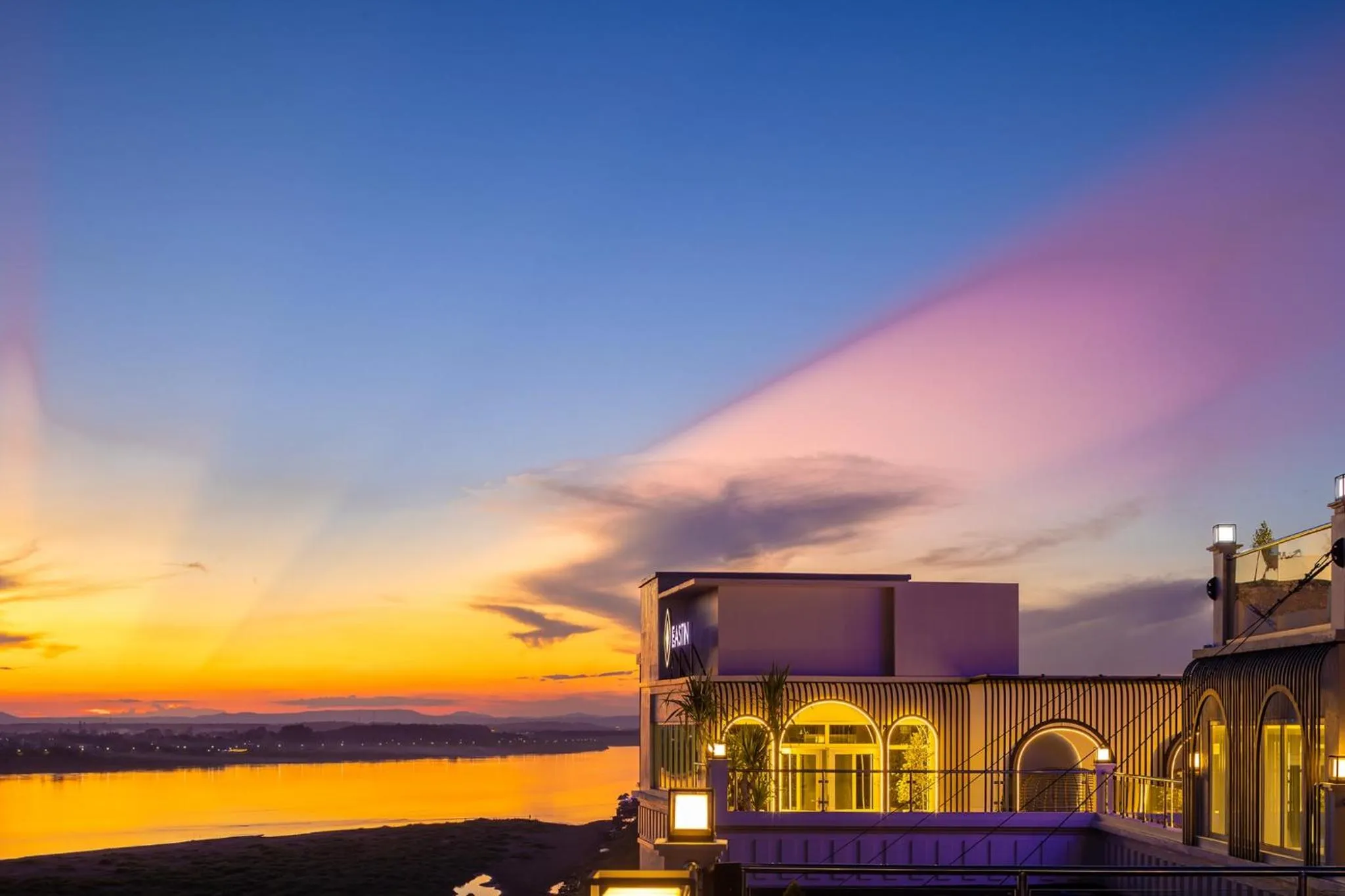 Sunrise in Eastin Hotel Vientiane
