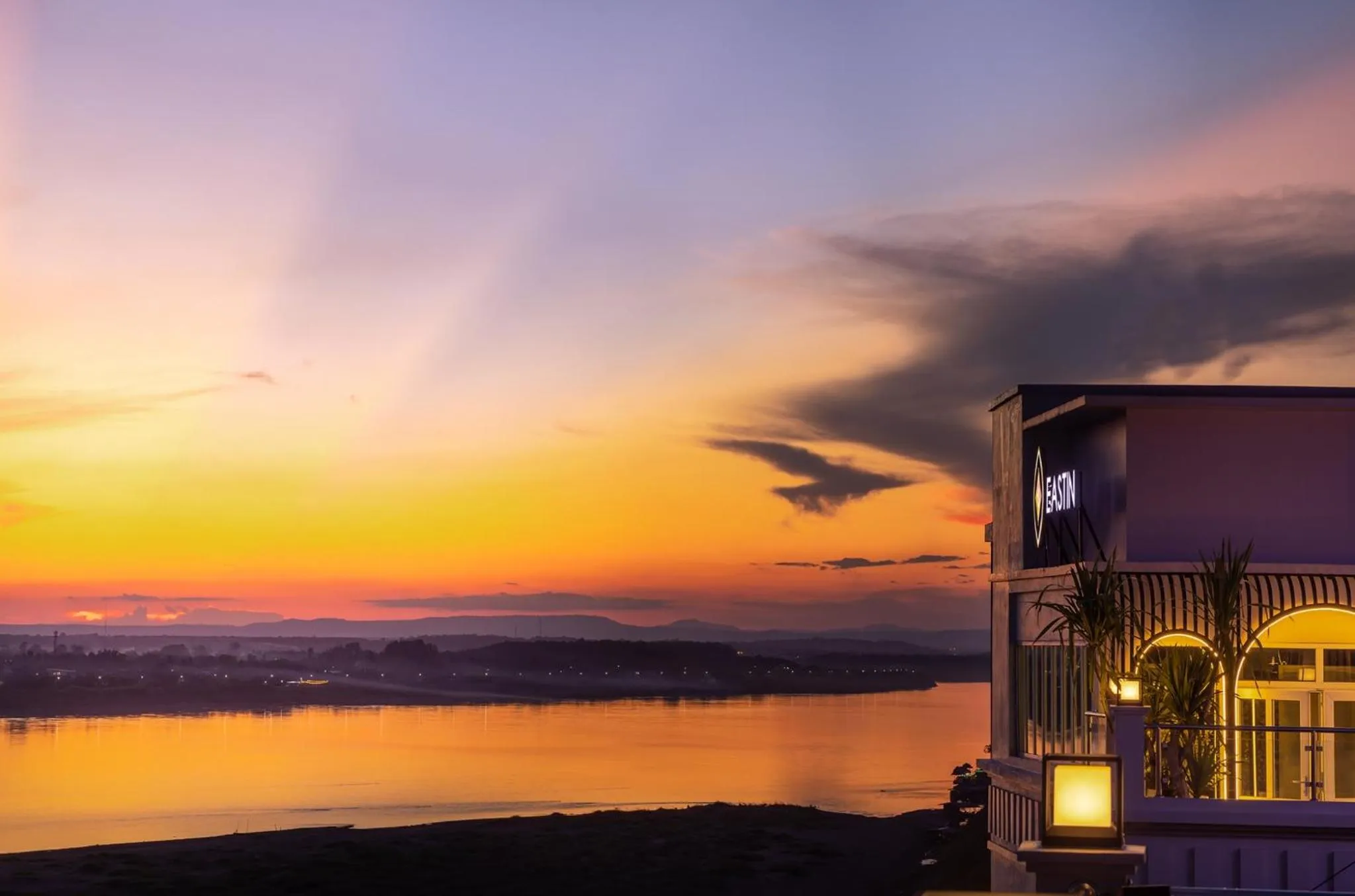 Night in Eastin Hotel Vientiane