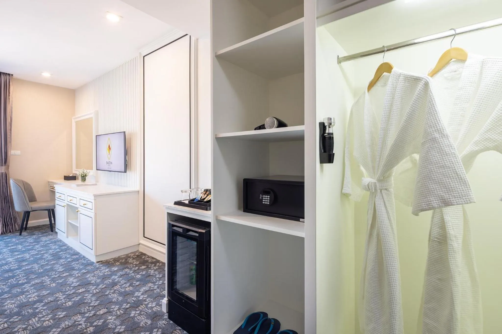 Bedroom in Eastin Hotel Vientiane