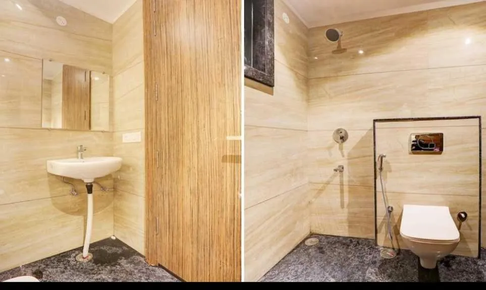 Bathroom in Collection O JK Temple Kanpur Formerly Yatika Inn