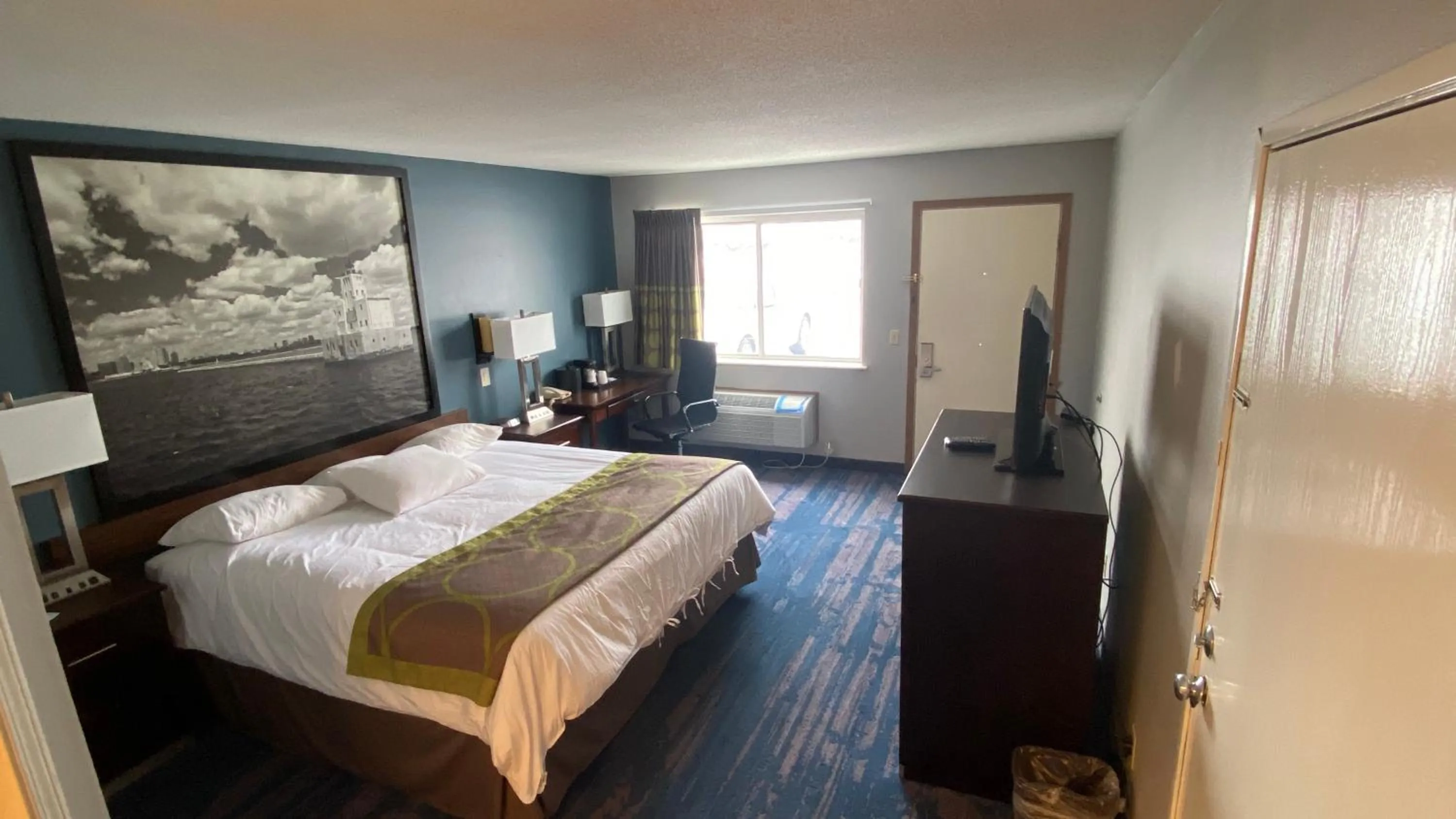 Super 8 by Wyndham Prairie Du Chien