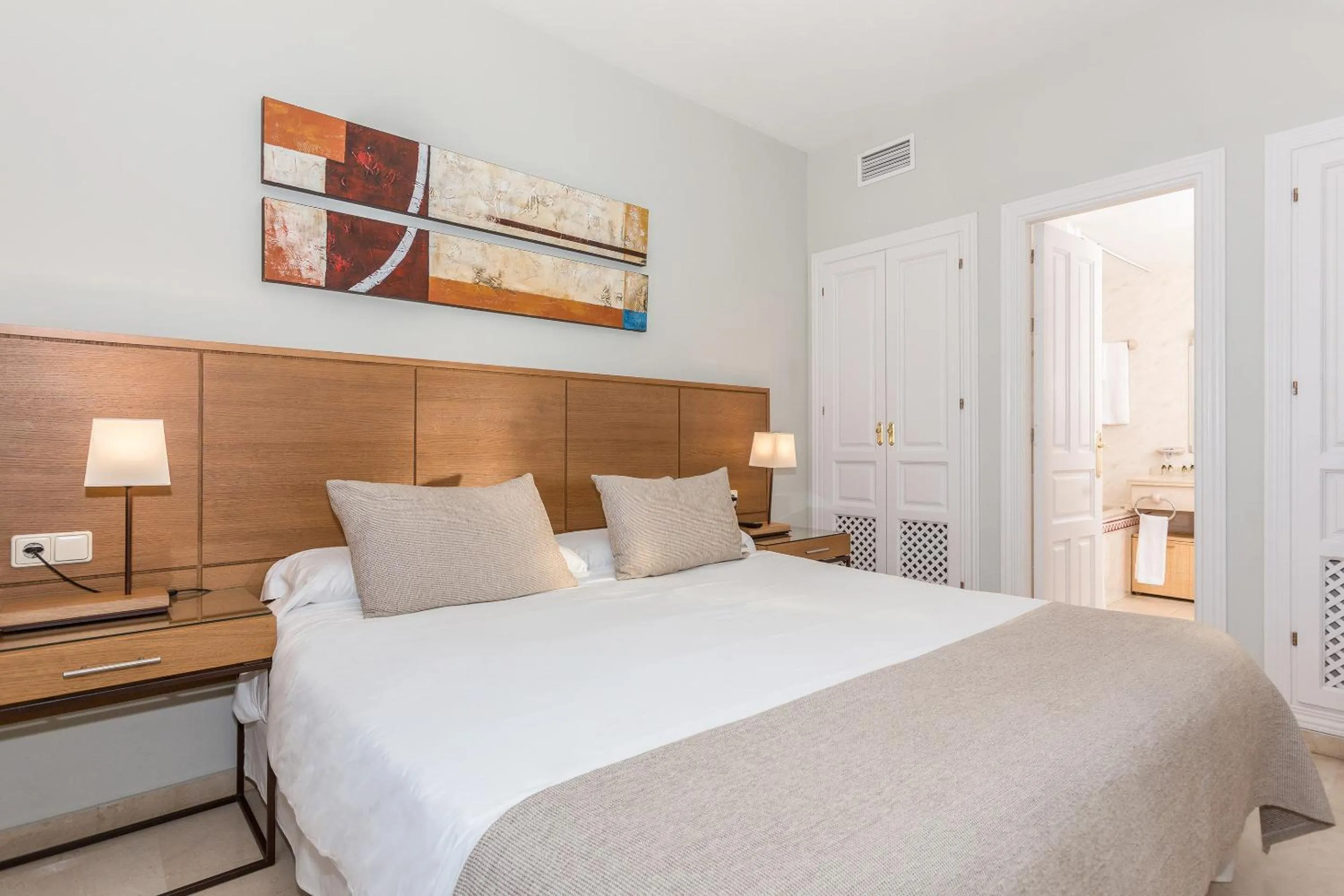 Bed in Ona Alanda Club Marbella