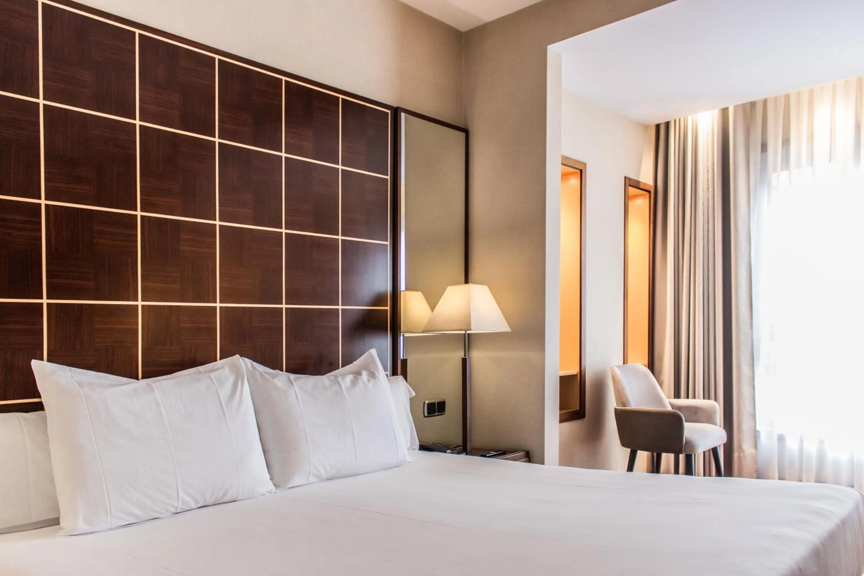 Photo of the whole room, Bed in Eurostars Diana Palace