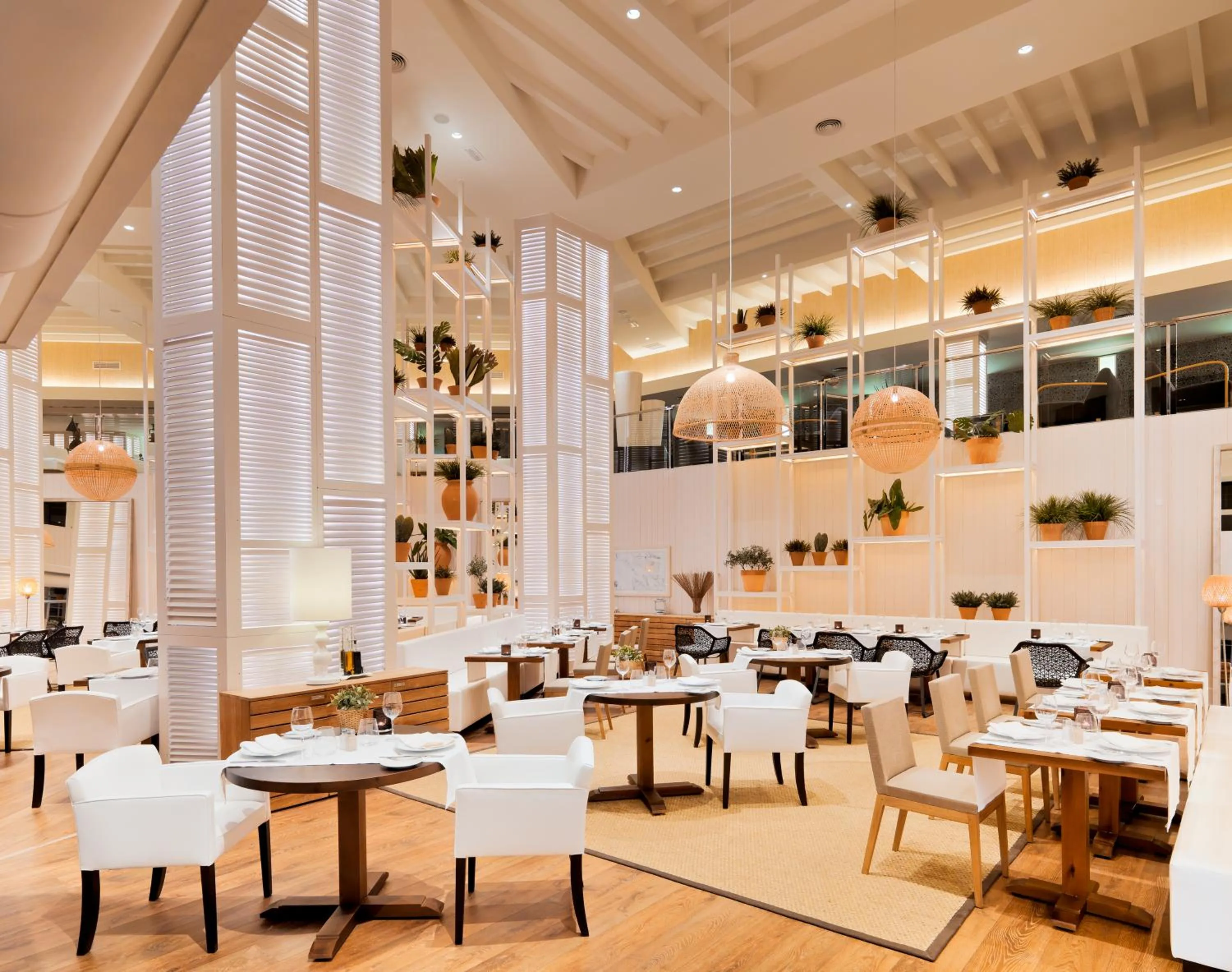 Restaurant/places to eat in H10 Conquistador