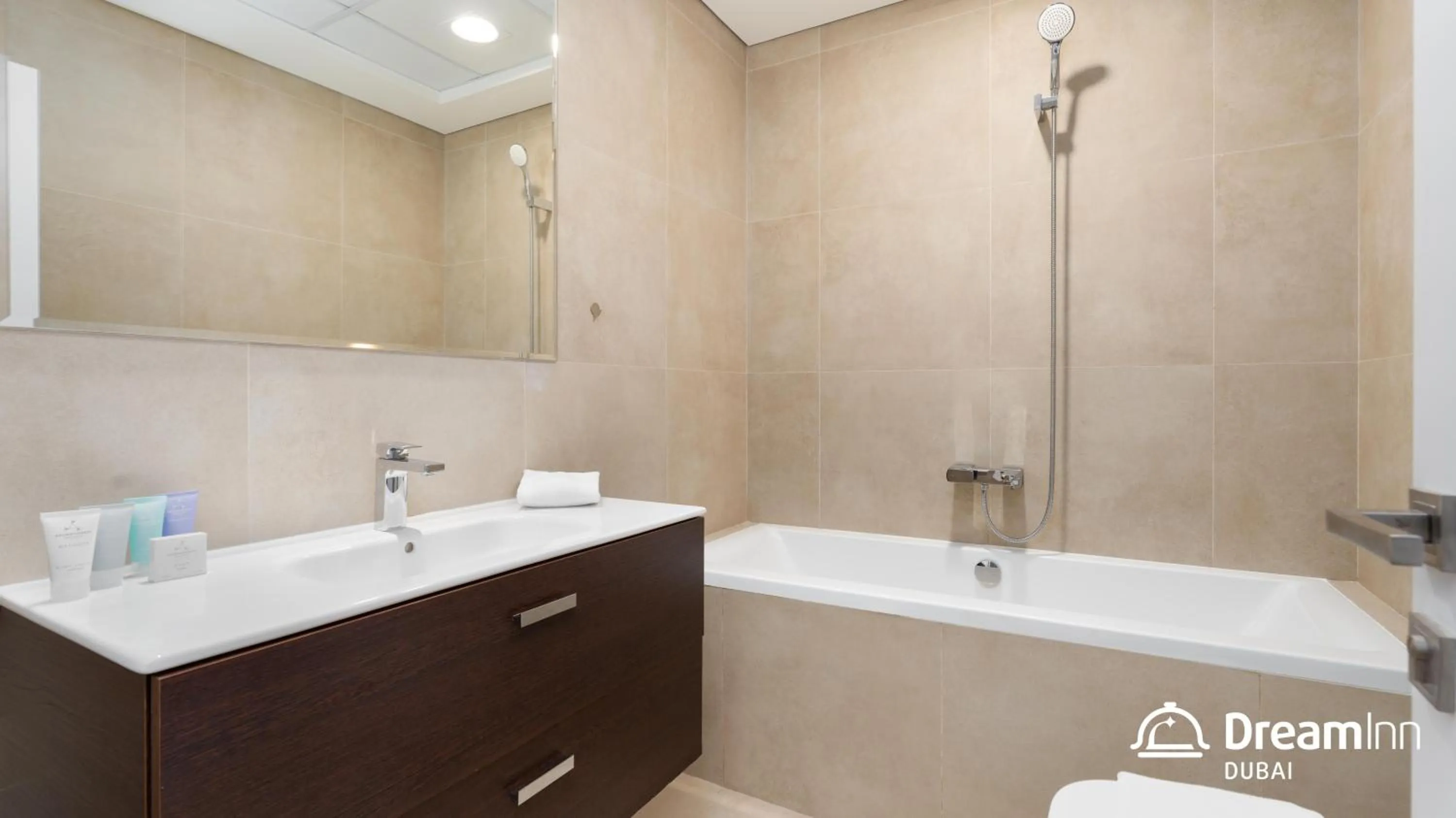 Bathroom in Dream Inn Apartments - Marina Arcade Tower