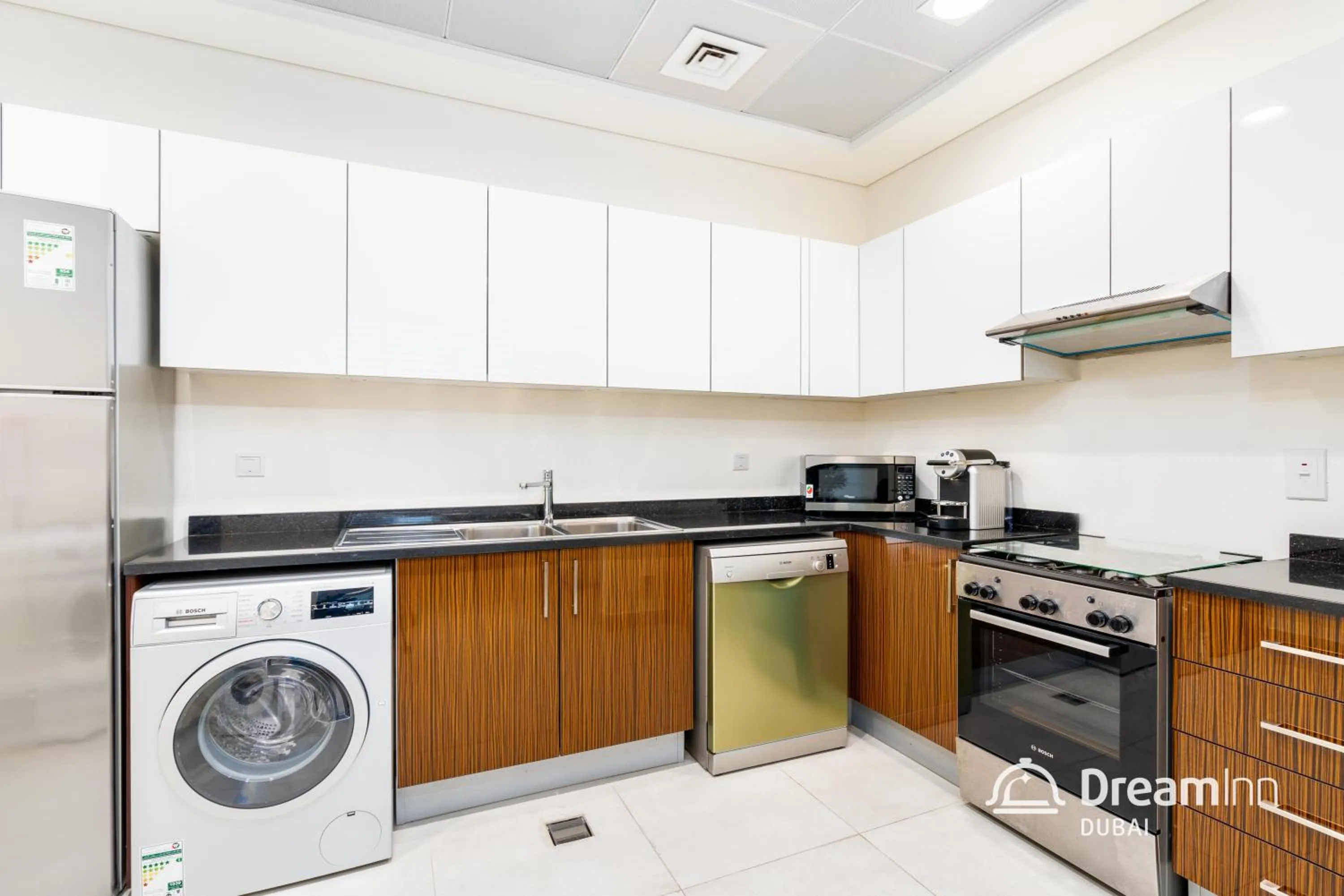 Kitchen or kitchenette in Dream Inn Apartments - Marina Arcade Tower