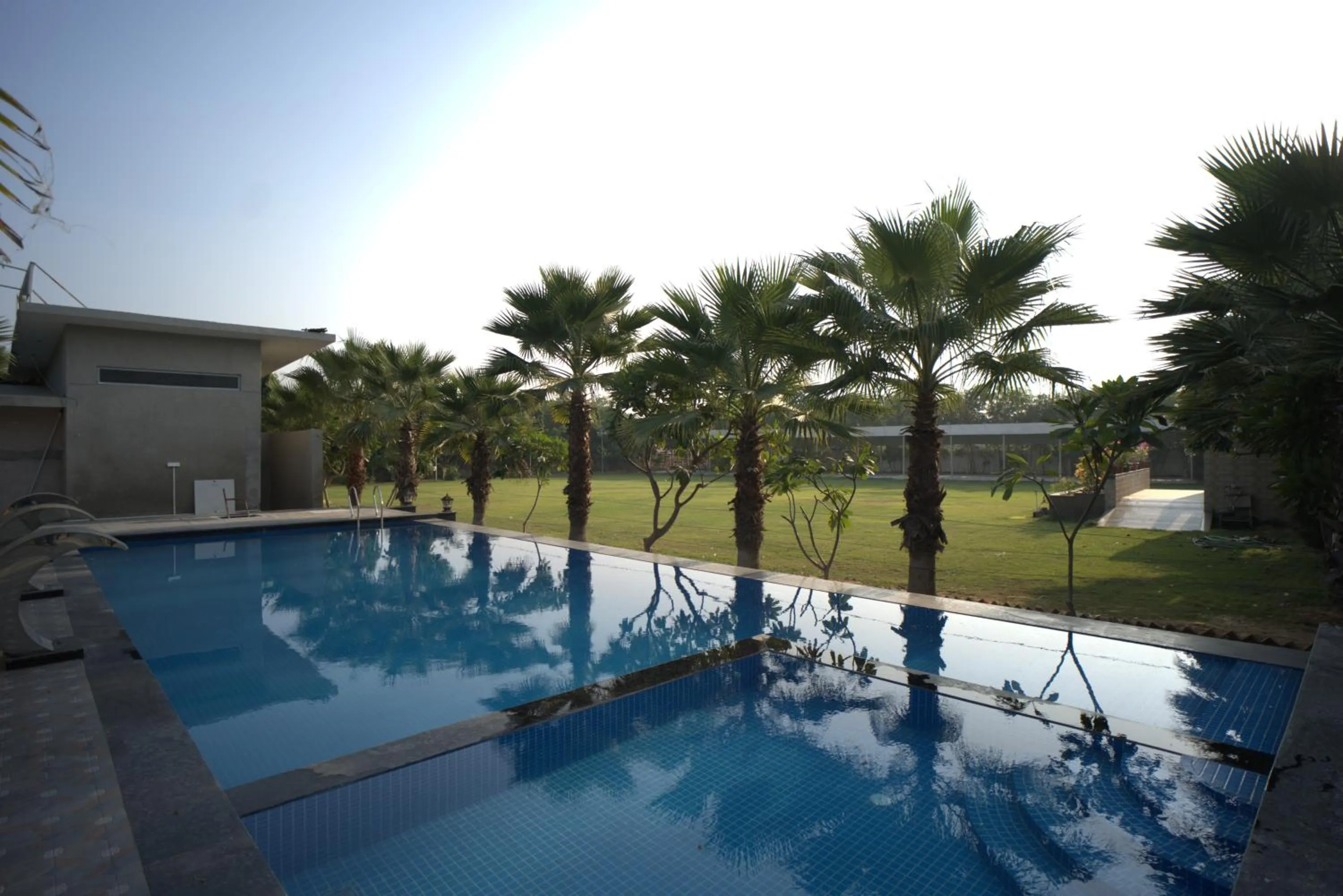Swimming pool in Vinn Amar Vilas by Vesta