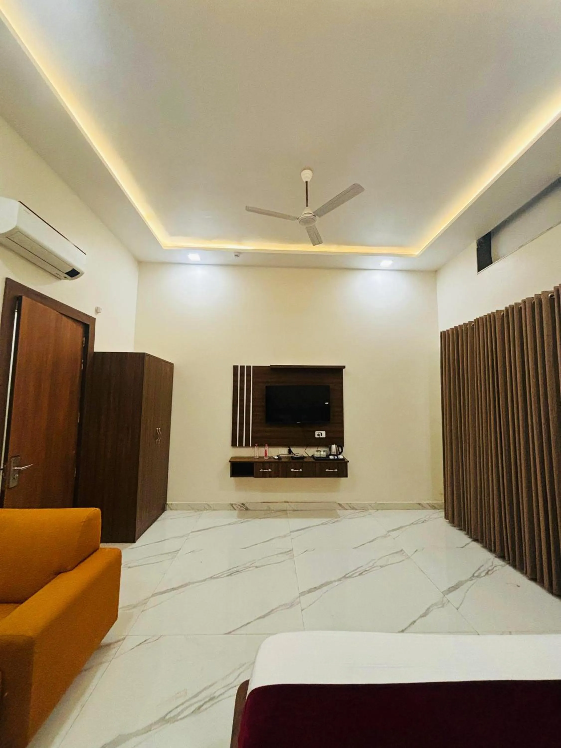 TV and multimedia in Vinn Amar Vilas by Vesta