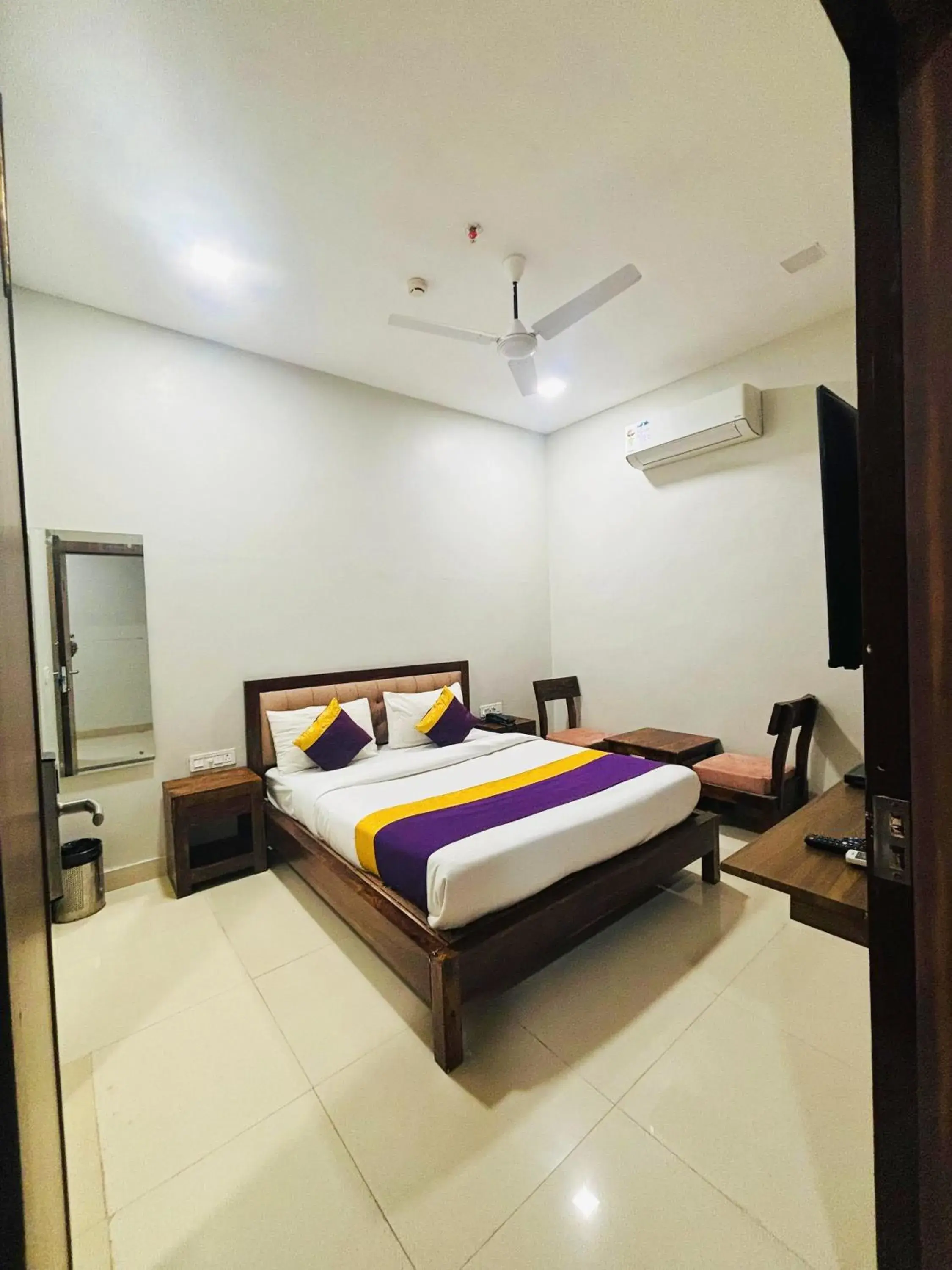 Deluxe Room - single occupancy in Vinn Amar Vilas by Vesta Deluxe Room - single occupancy in Vinn Amar Vilas by Vesta