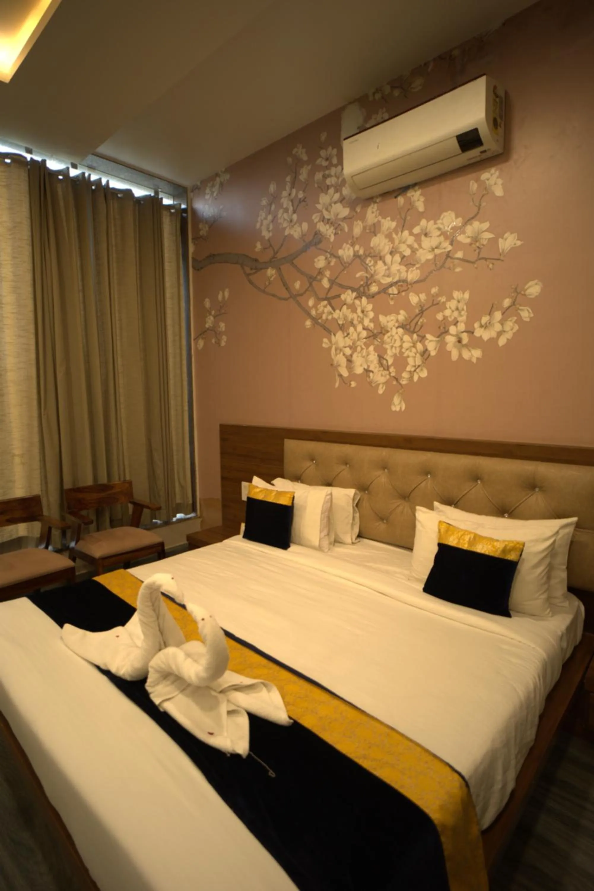 Bed in Vinn Amar Vilas by Vesta