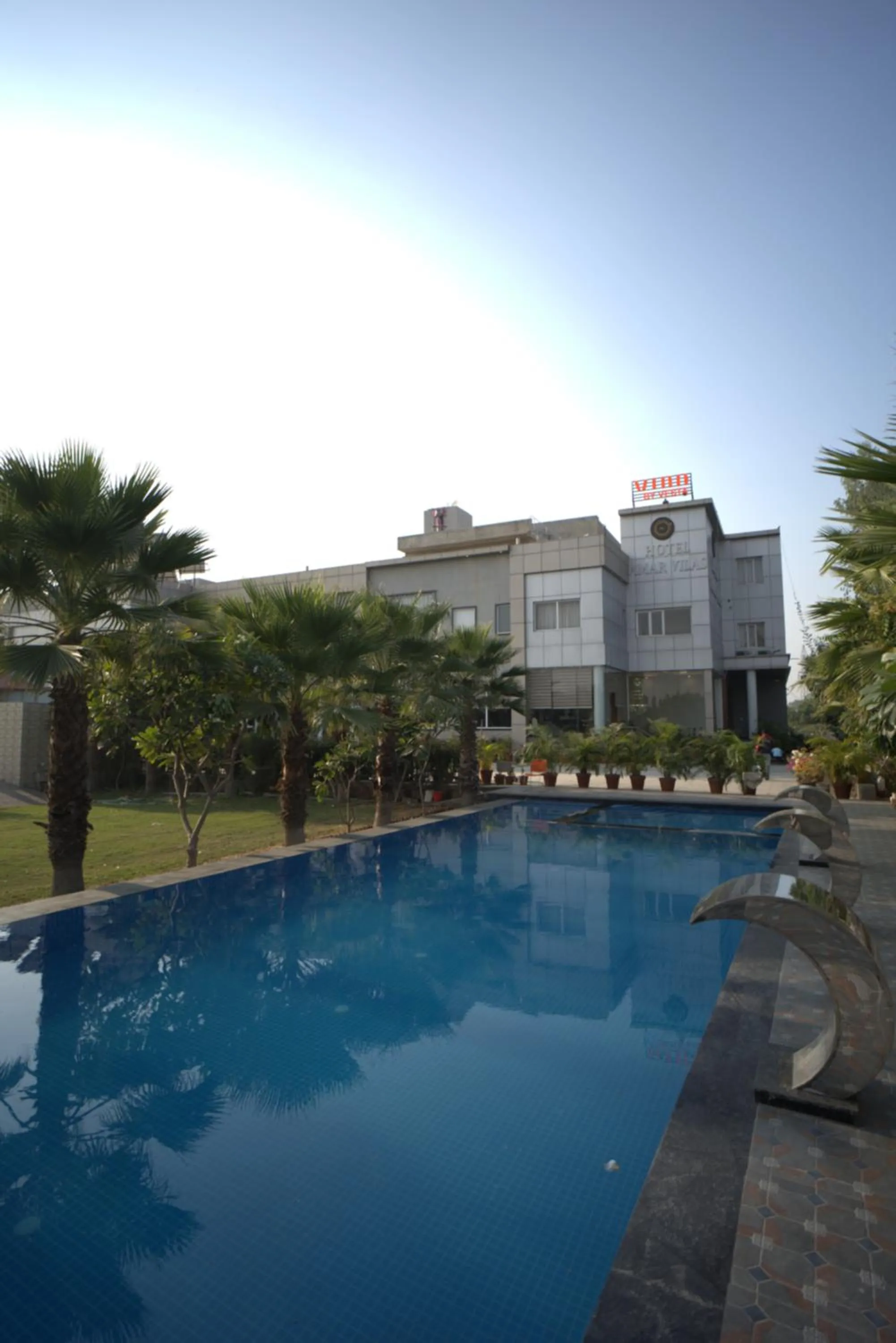 Swimming pool in Vinn Amar Vilas by Vesta