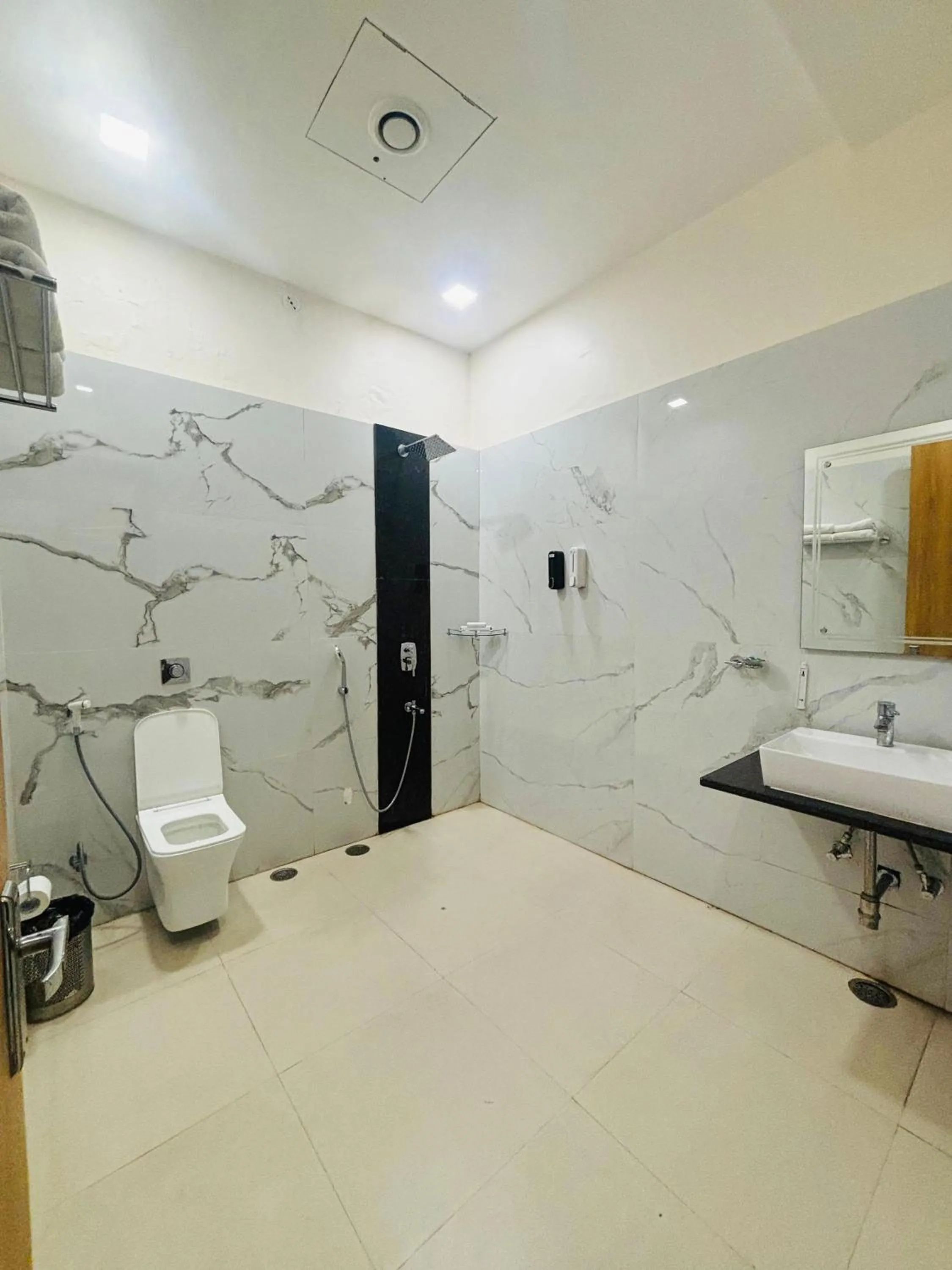 Shower in Vinn Amar Vilas by Vesta