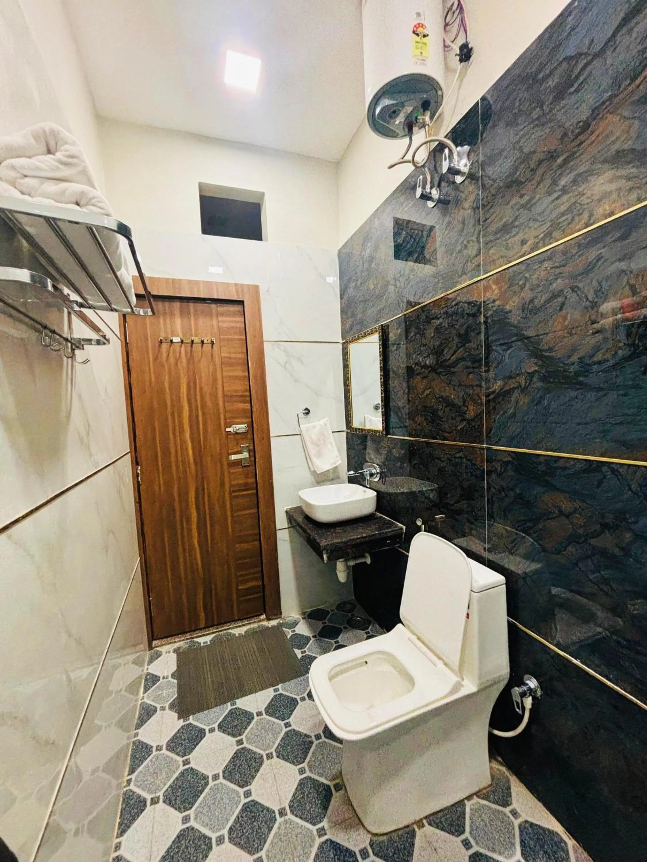 Shower in Vinn Amar Vilas by Vesta