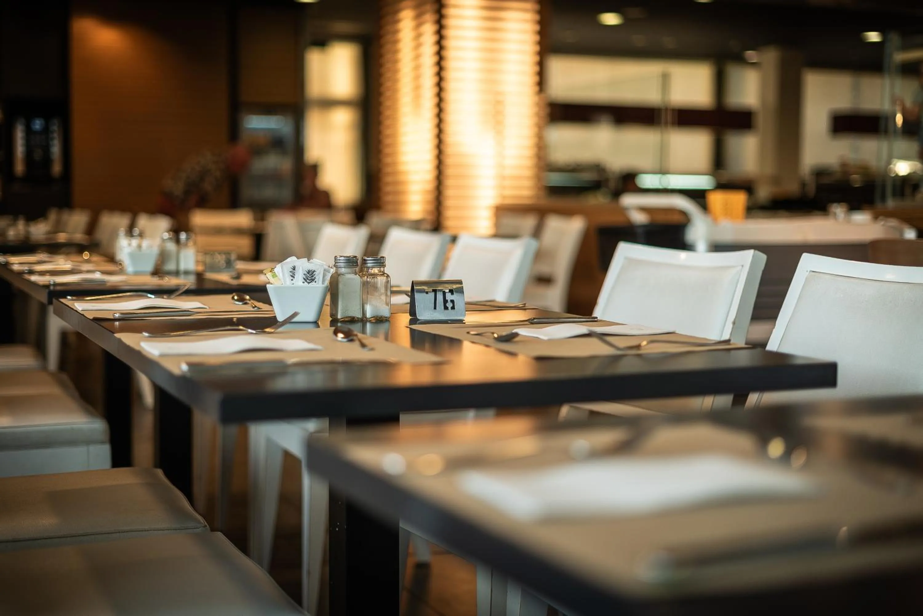 Restaurant/places to eat in Hotel Augustus