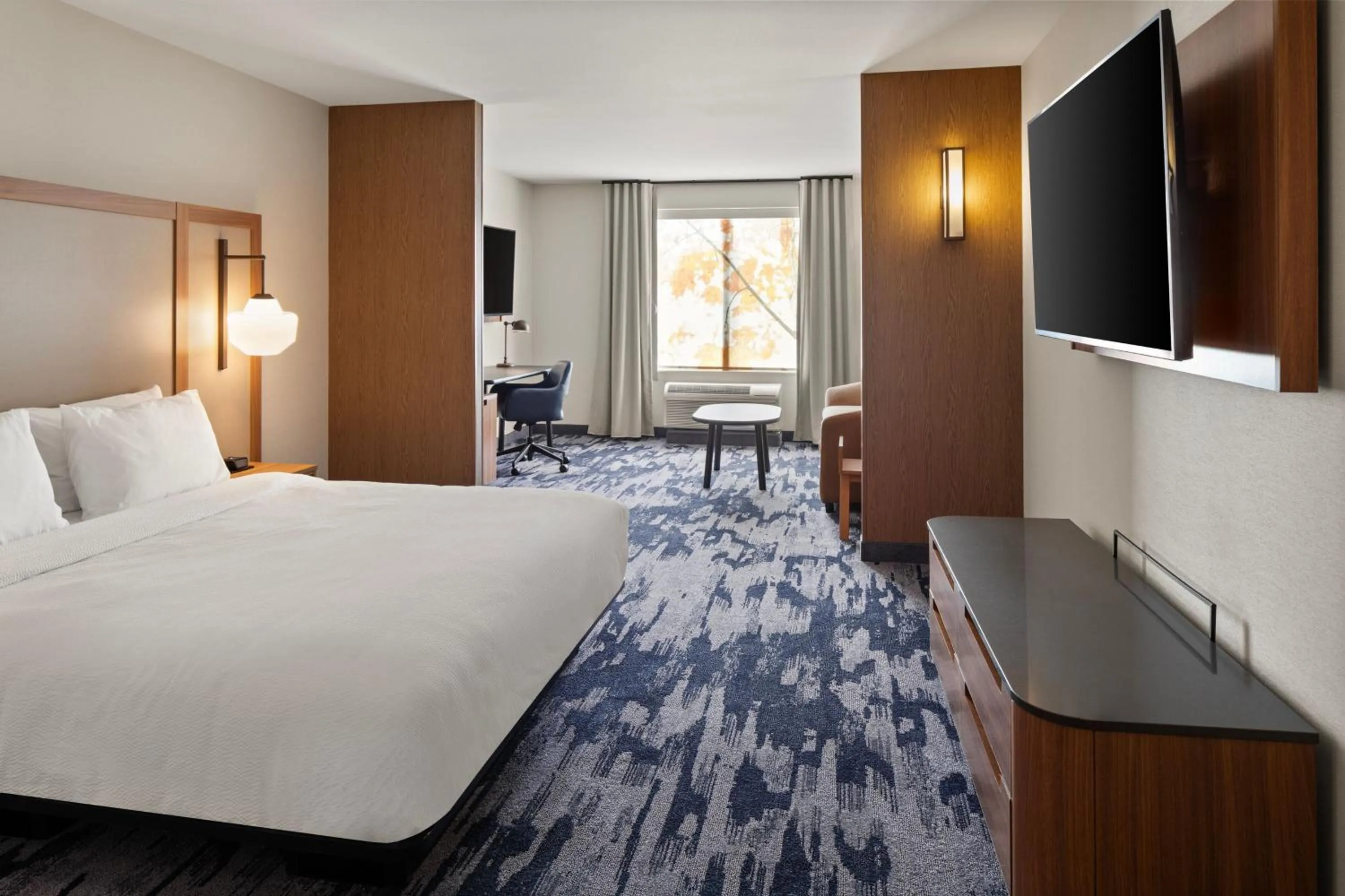 Photo of the whole room, Bed in Fairfield by Marriott Inn & Suites Yankton