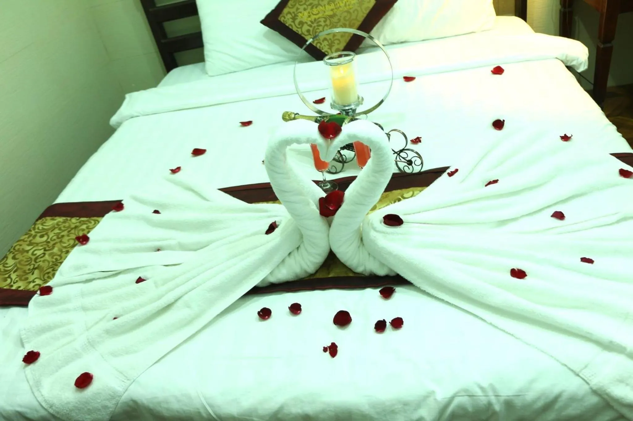 Bed in Mali Namphu Hotel