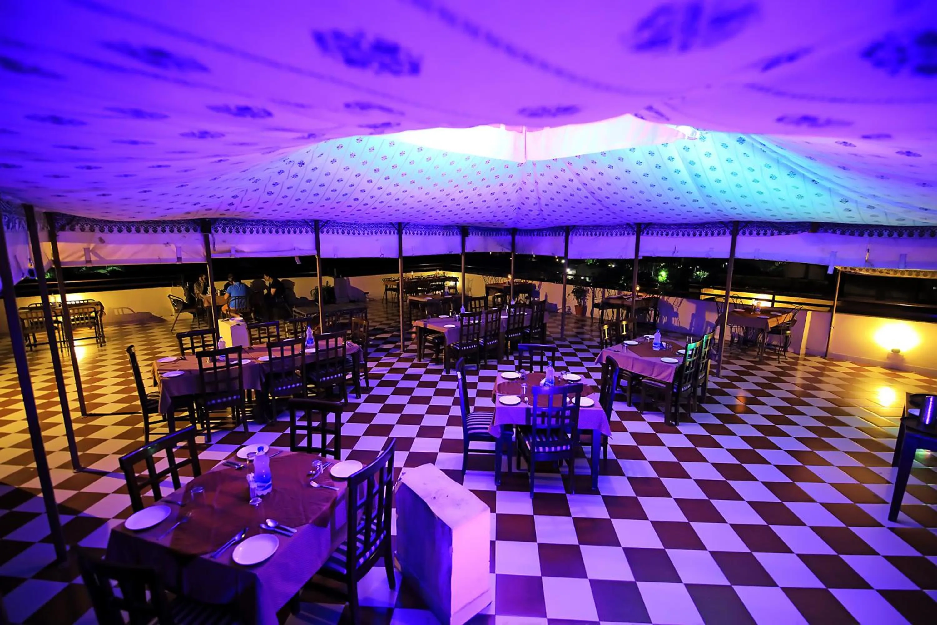 Restaurant/Places to Eat in Hotel Royal Pratap Niwas