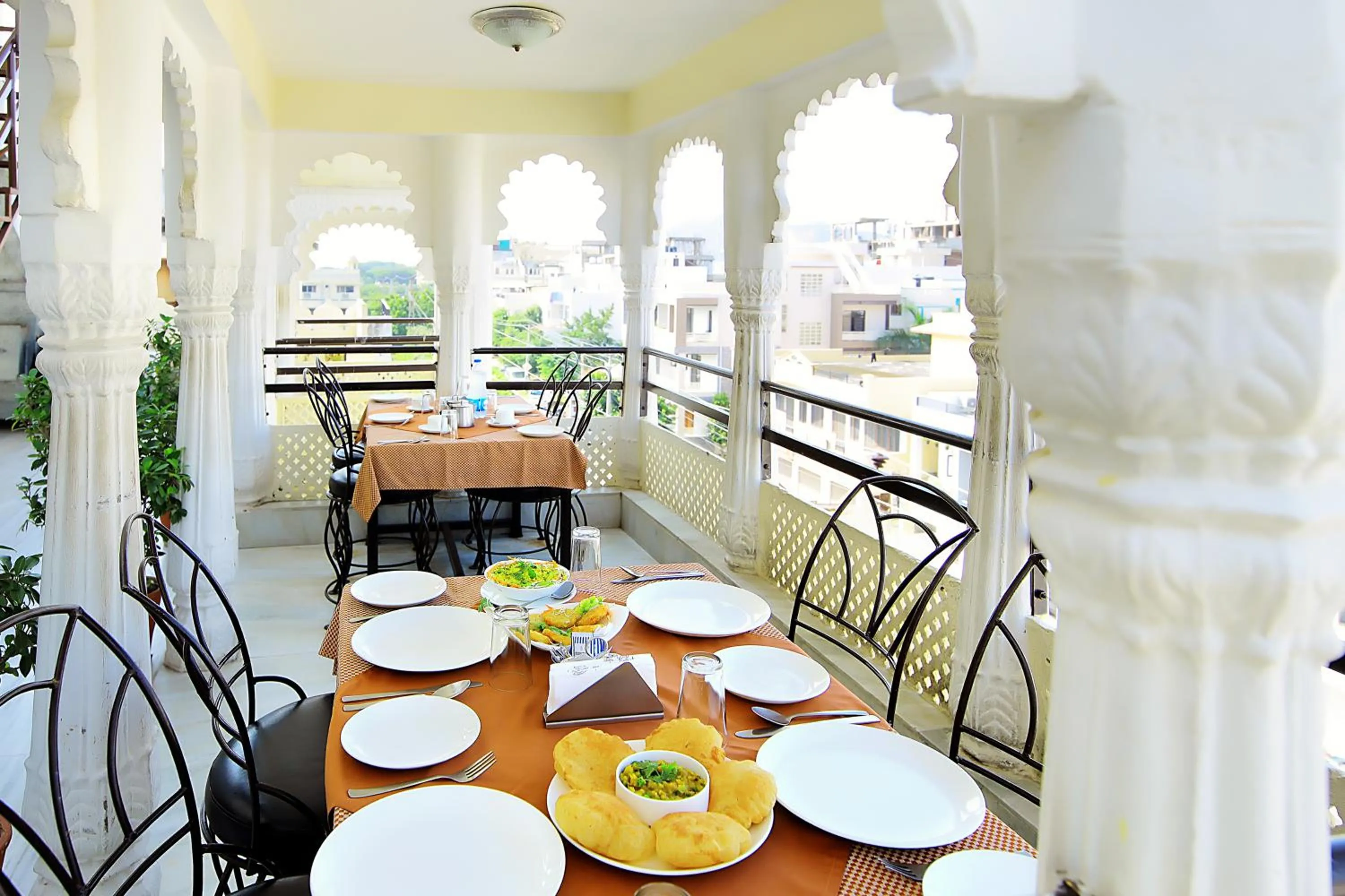 Restaurant/Places to Eat in Hotel Royal Pratap Niwas