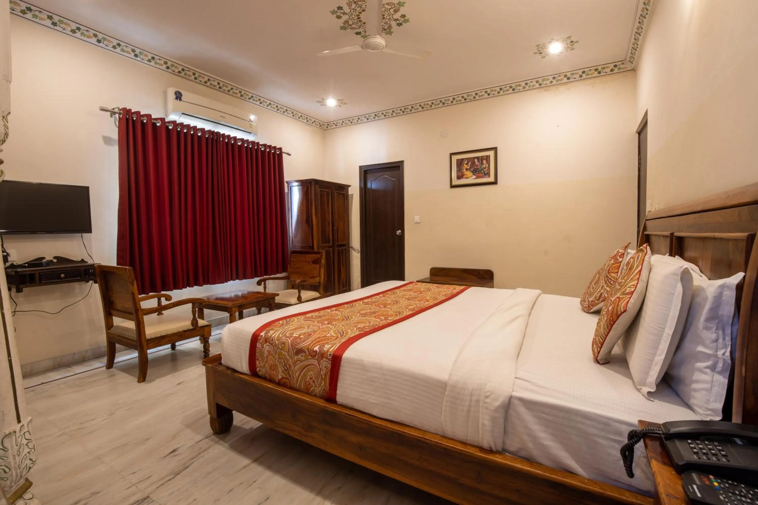 Photo of the whole room in Hotel Royal Pratap Niwas