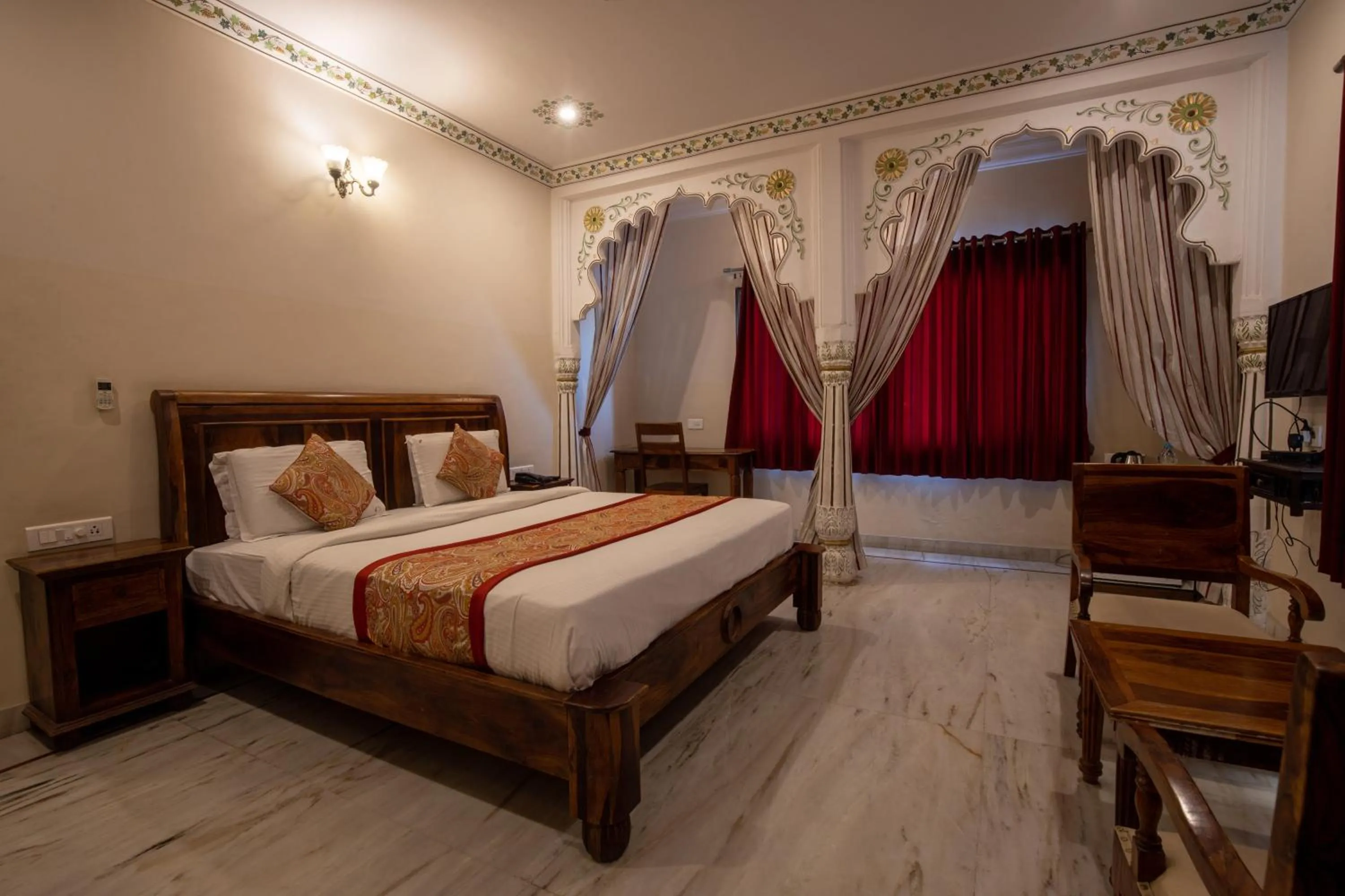 Bed in Hotel Royal Pratap Niwas