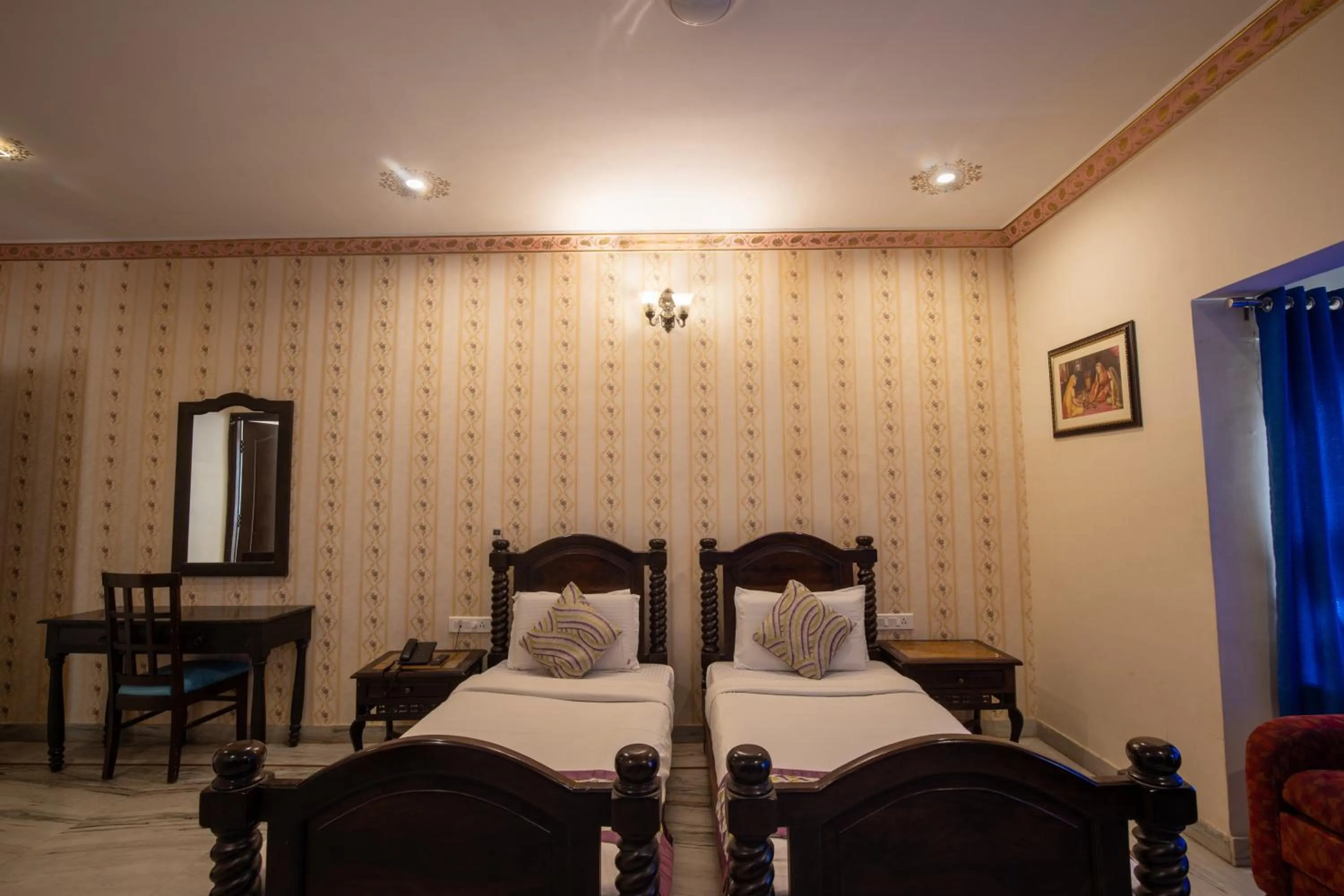 Bed in Hotel Royal Pratap Niwas