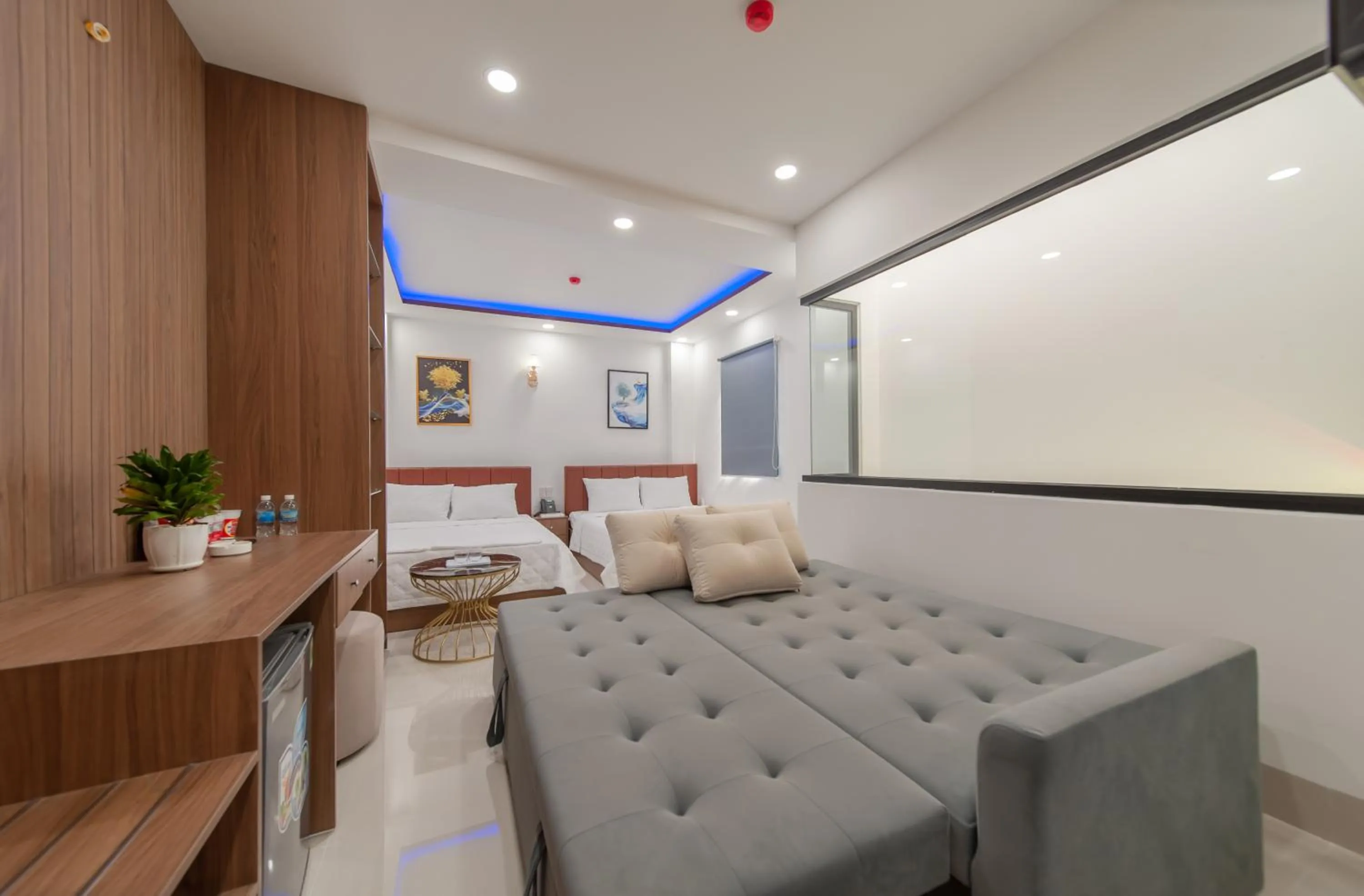 TV and multimedia in Uy Dương Hotel & Apartment - Nha Trang
