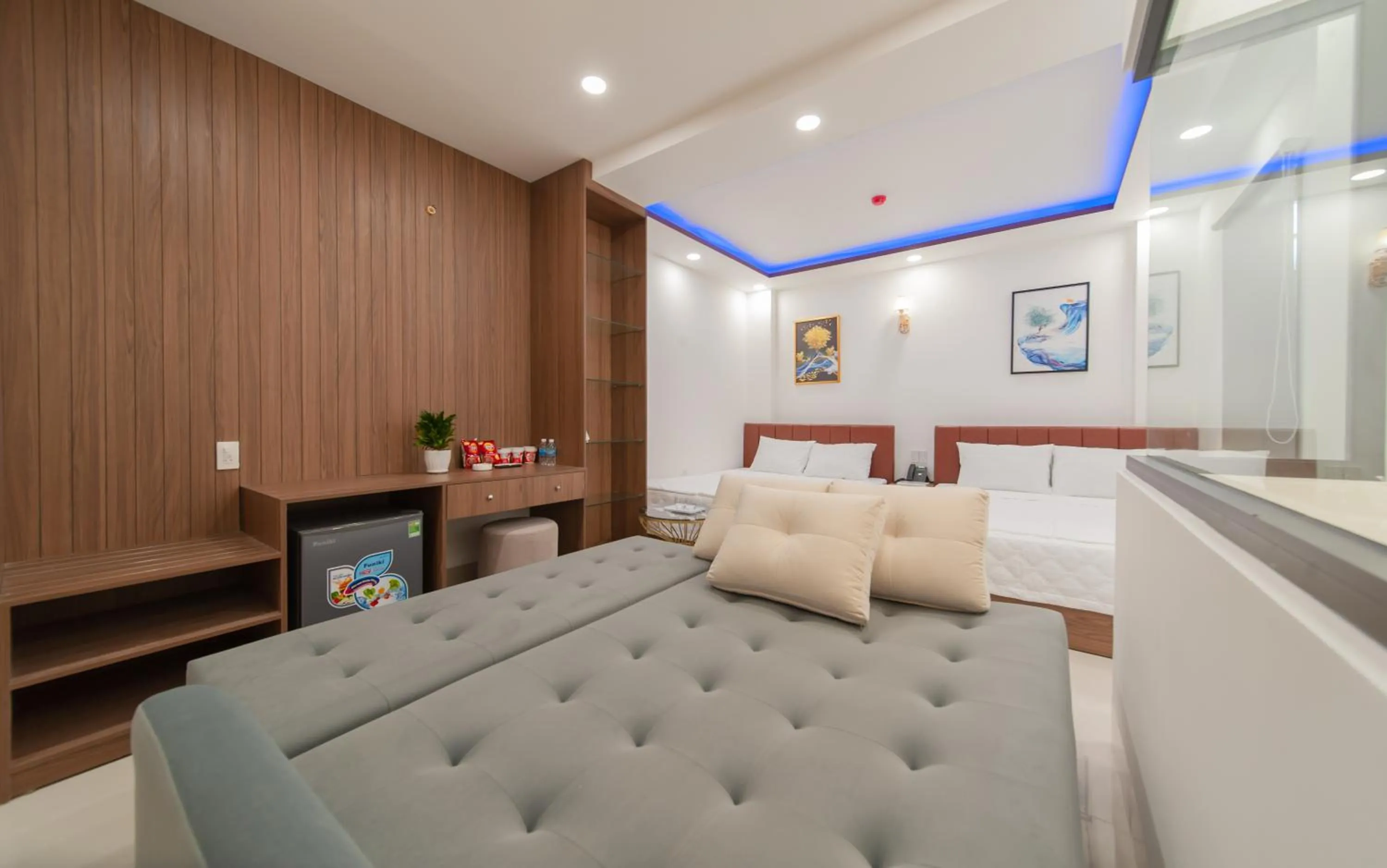 TV and multimedia in Uy Dương Hotel & Apartment - Nha Trang