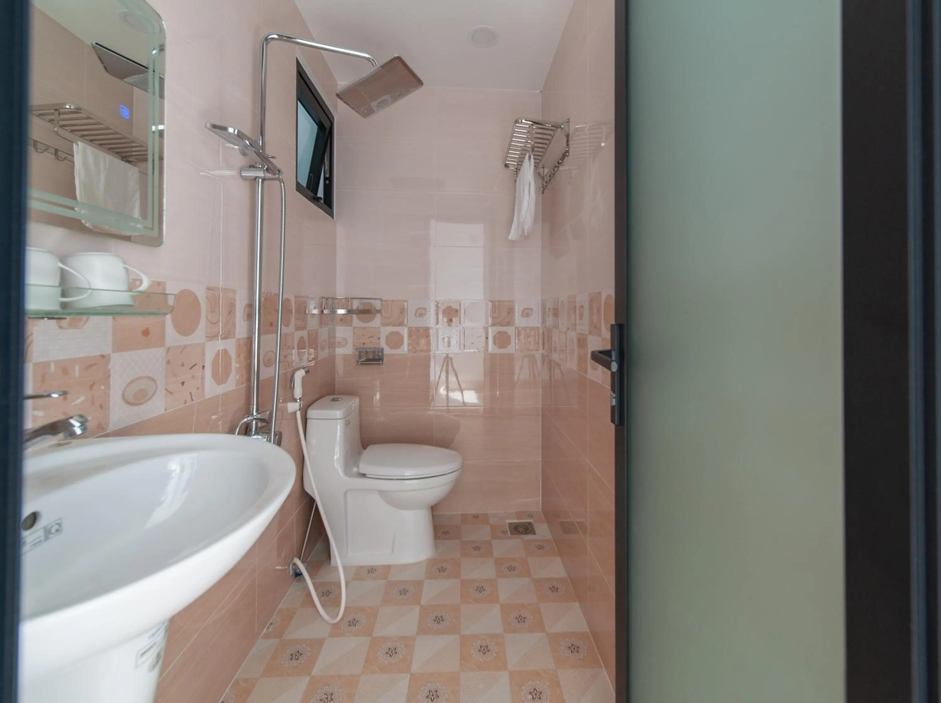Shower in Uy Dương Hotel & Apartment - Nha Trang
