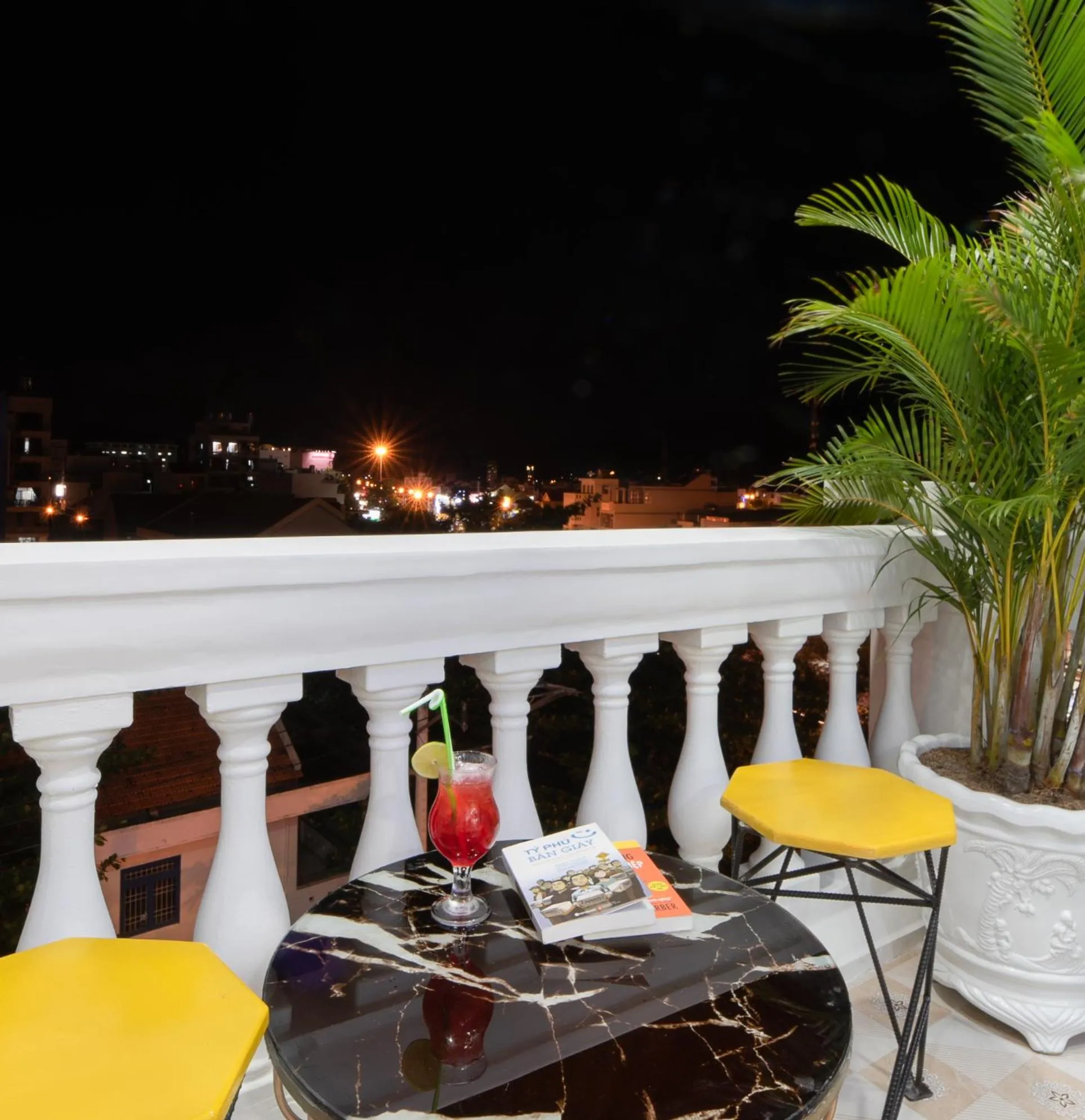 Patio in Uy Dương Hotel & Apartment - Nha Trang